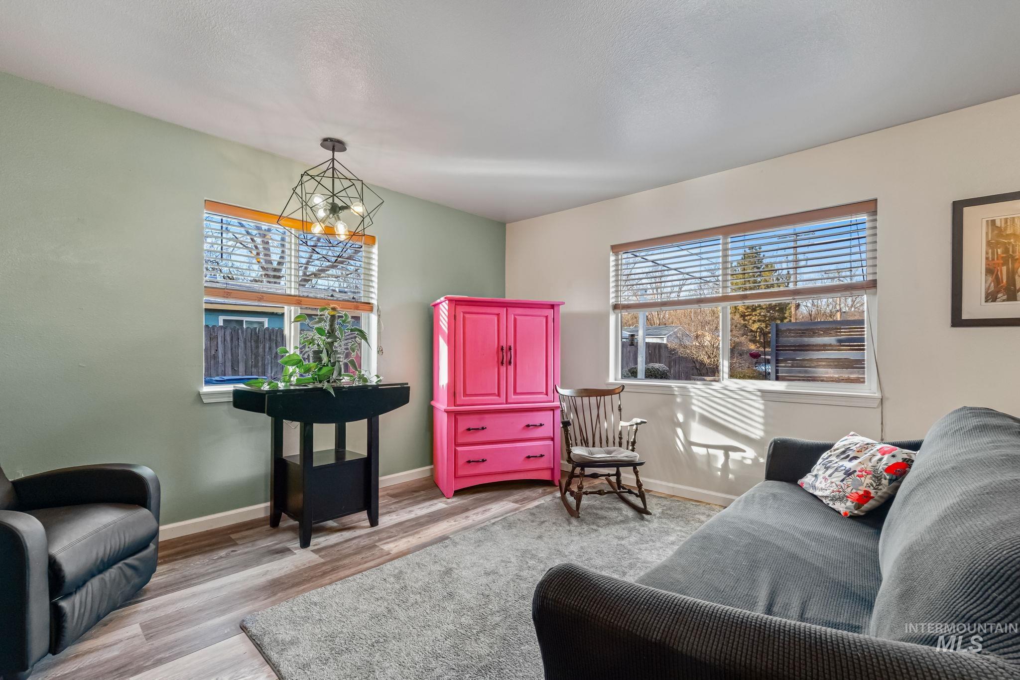 2750 N Macondray Ln, Boise, Idaho 83707, 3 Bedrooms, 2 Bathrooms, Residential For Sale, Price $399,000,MLS 98974104