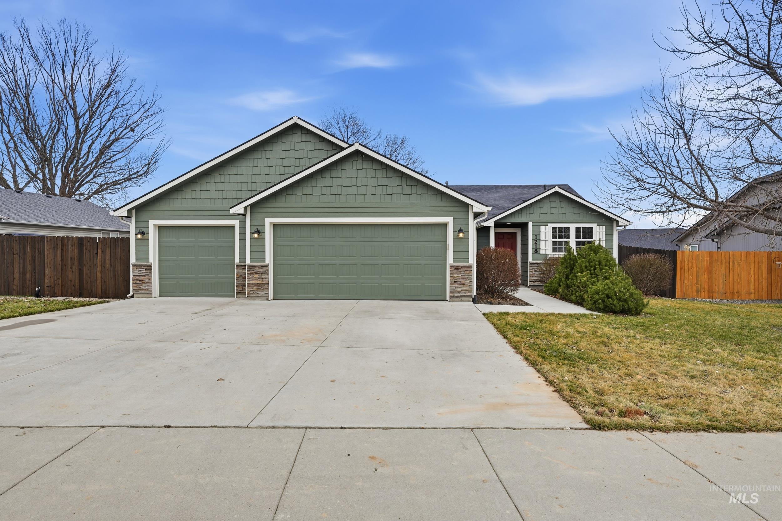 1218 S 19th St, Nampa, Idaho 83686, 3 Bedrooms, 2 Bathrooms, Residential For Sale, Price $407,000,MLS 98974106