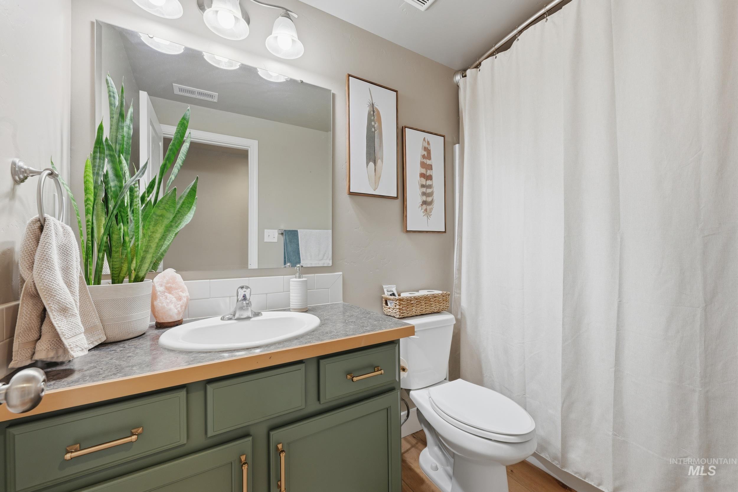 1218 S 19th St, Nampa, Idaho 83686, 3 Bedrooms, 2 Bathrooms, Residential For Sale, Price $407,000,MLS 98974106