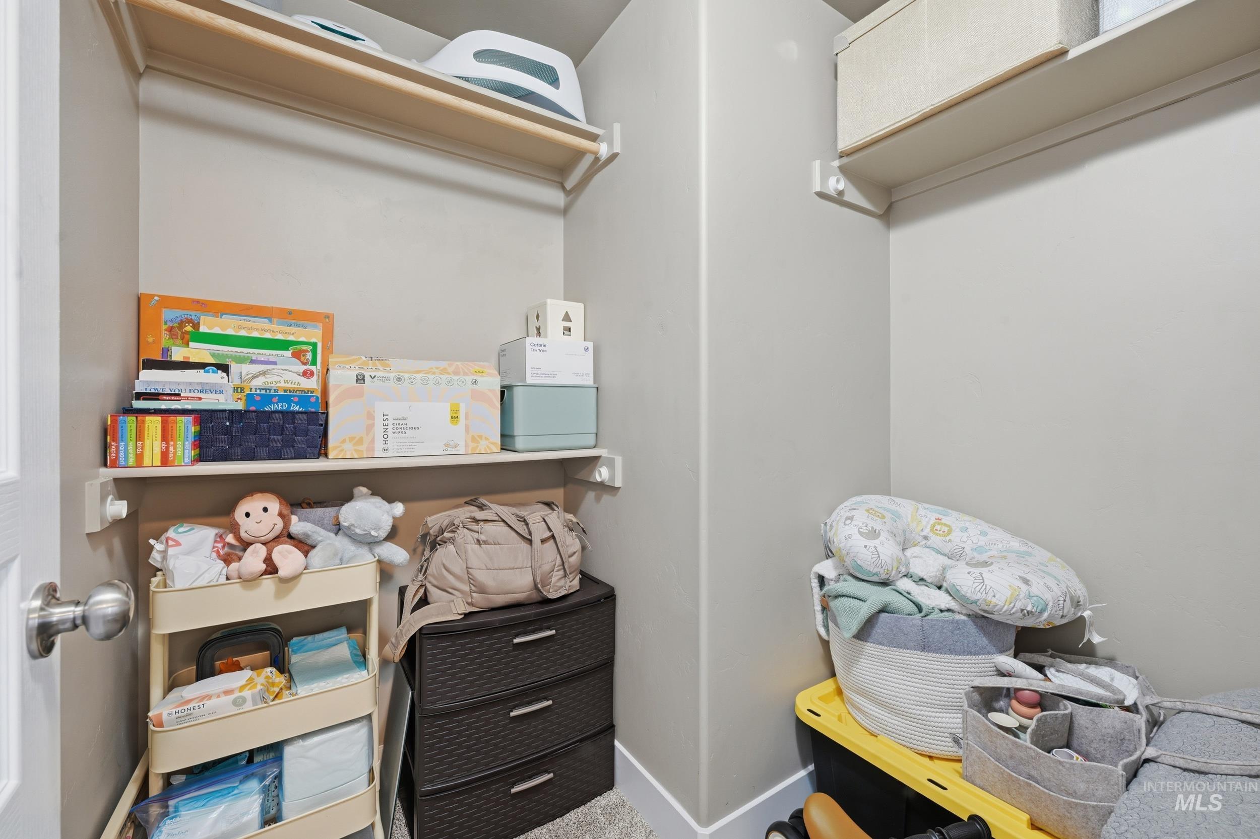 1218 S 19th St, Nampa, Idaho 83686, 3 Bedrooms, 2 Bathrooms, Residential For Sale, Price $407,000,MLS 98974106