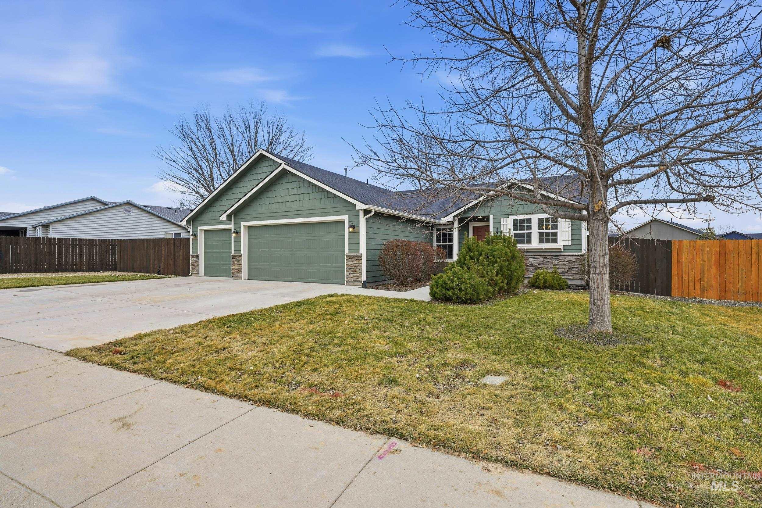 1218 S 19th St, Nampa, Idaho 83686, 3 Bedrooms, 2 Bathrooms, Residential For Sale, Price $407,000,MLS 98974106