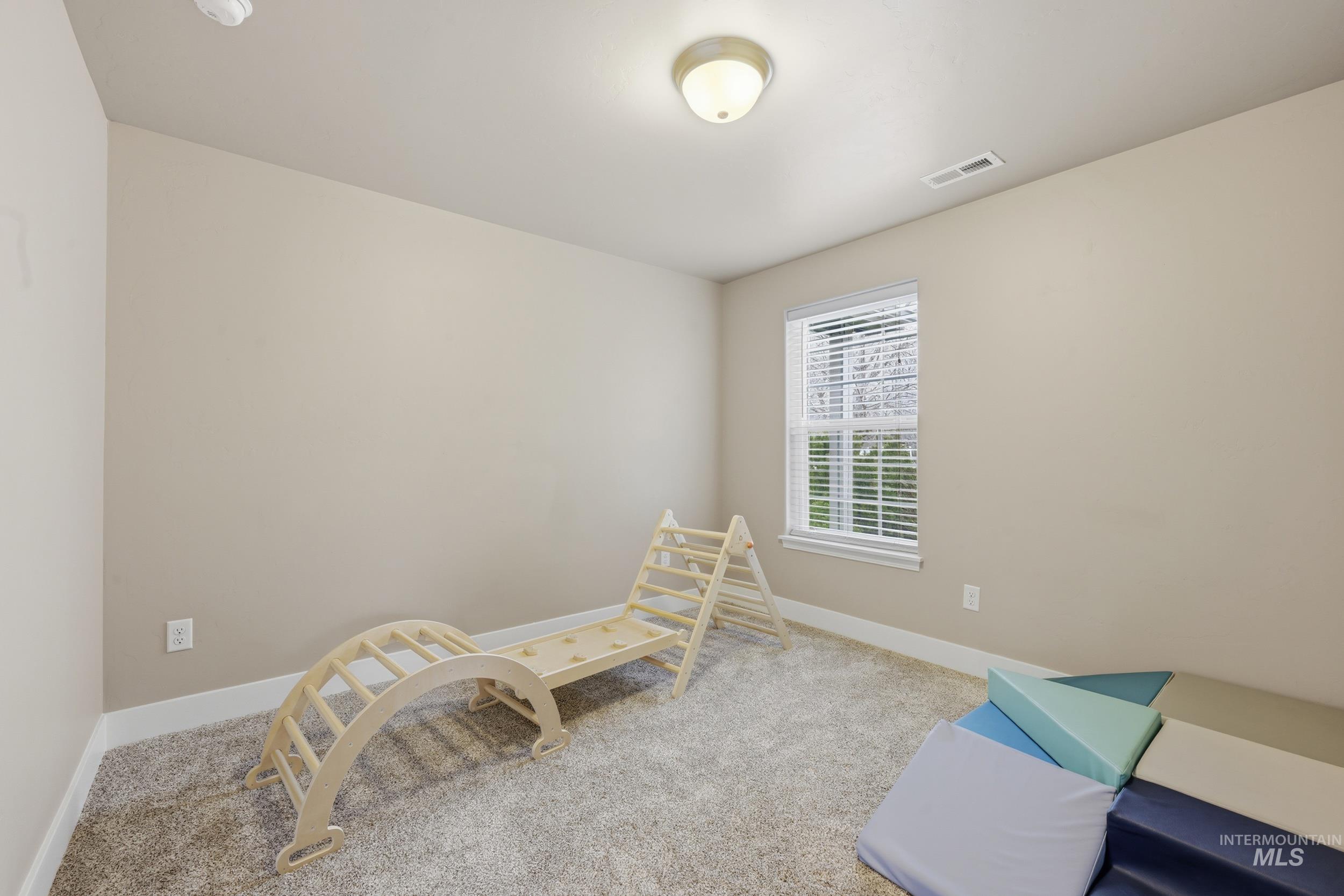 1218 S 19th St, Nampa, Idaho 83686, 3 Bedrooms, 2 Bathrooms, Residential For Sale, Price $407,000,MLS 98974106