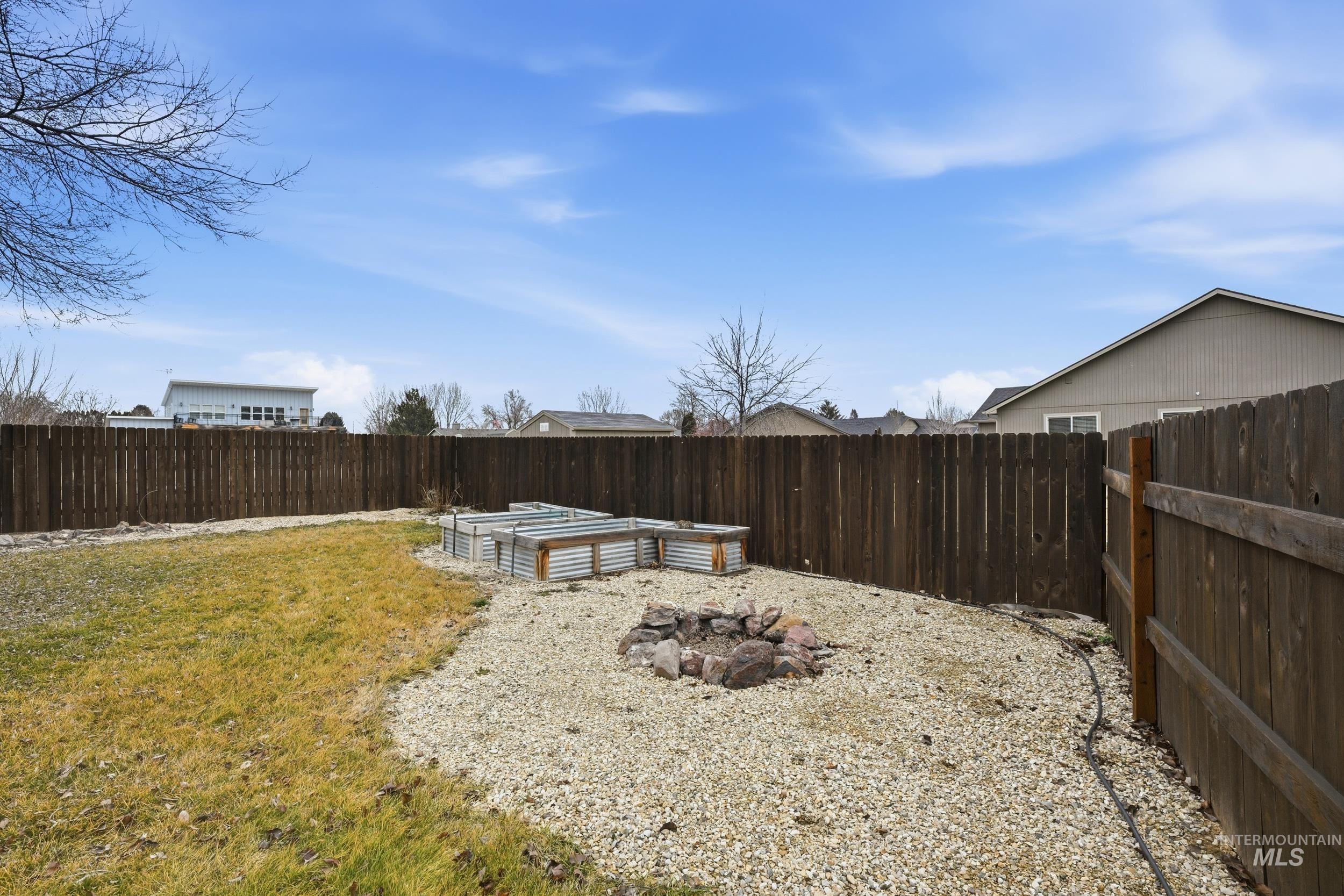 1218 S 19th St, Nampa, Idaho 83686, 3 Bedrooms, 2 Bathrooms, Residential For Sale, Price $407,000,MLS 98974106