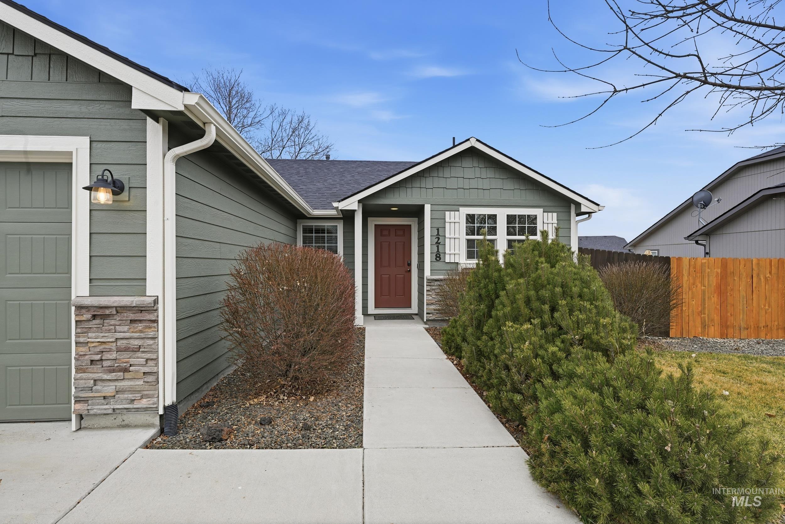 1218 S 19th St, Nampa, Idaho 83686, 3 Bedrooms, 2 Bathrooms, Residential For Sale, Price $407,000,MLS 98974106