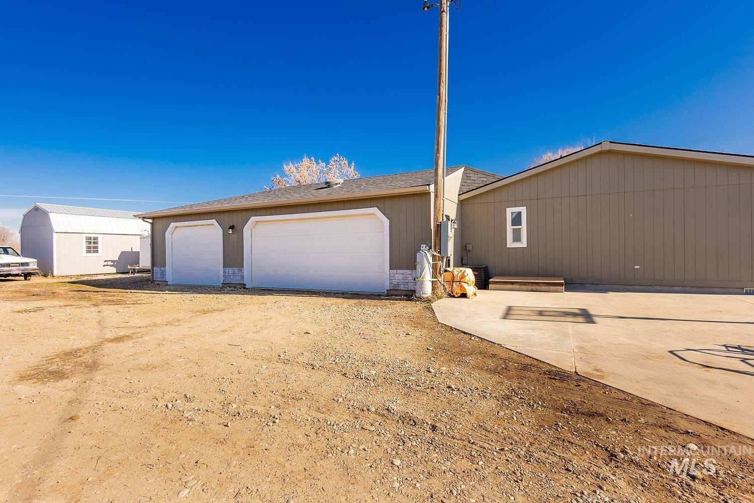 21568 Market Rd, Parma, Idaho 83660, 6 Bedrooms, 4 Bathrooms, Residential For Sale, Price $999,900,MLS 98974110