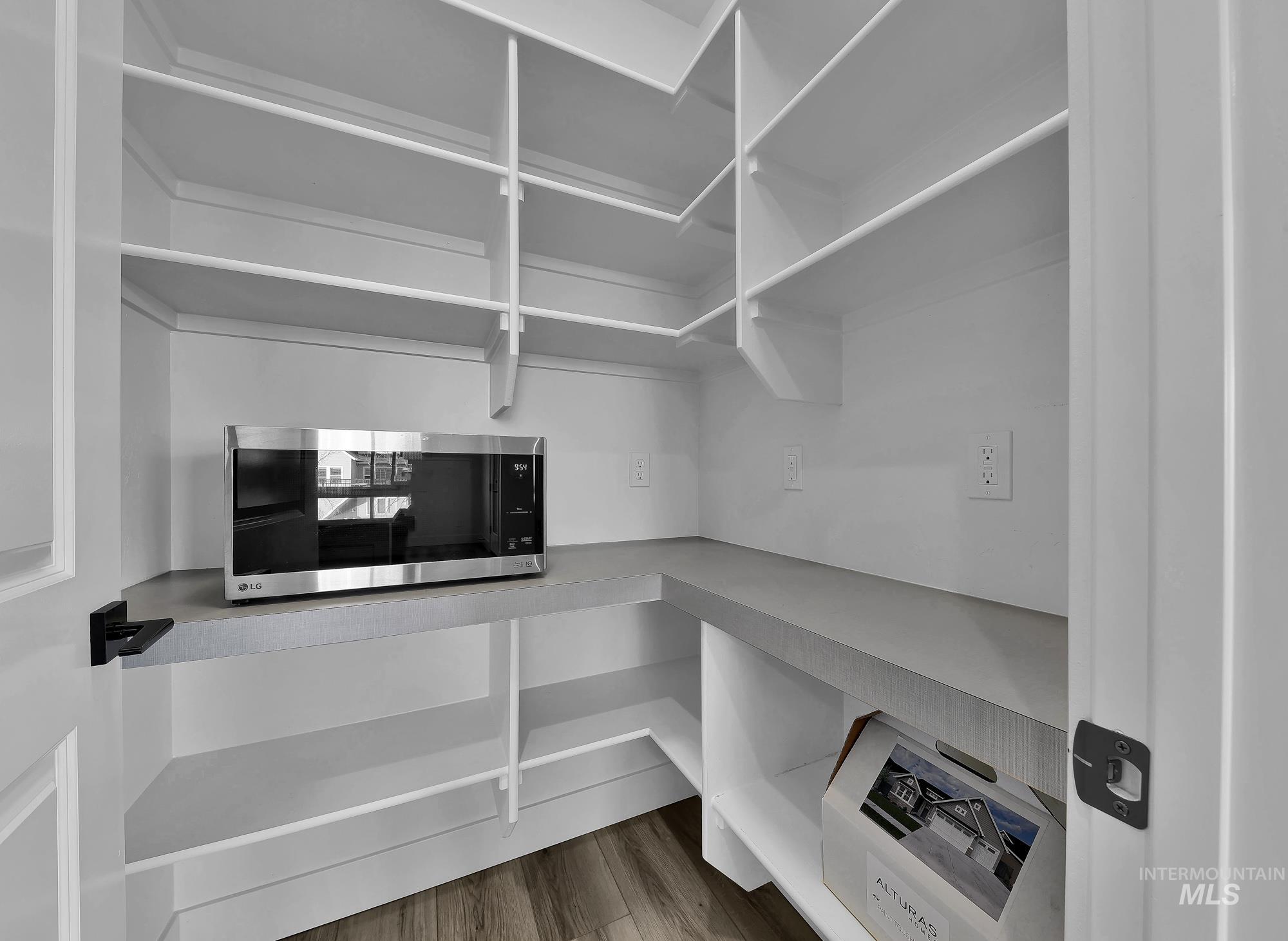 10426 Loneleaf, Nampa, Idaho 83687, 3 Bedrooms, 2 Bathrooms, Residential For Sale, Price $524,900,MLS 98974111