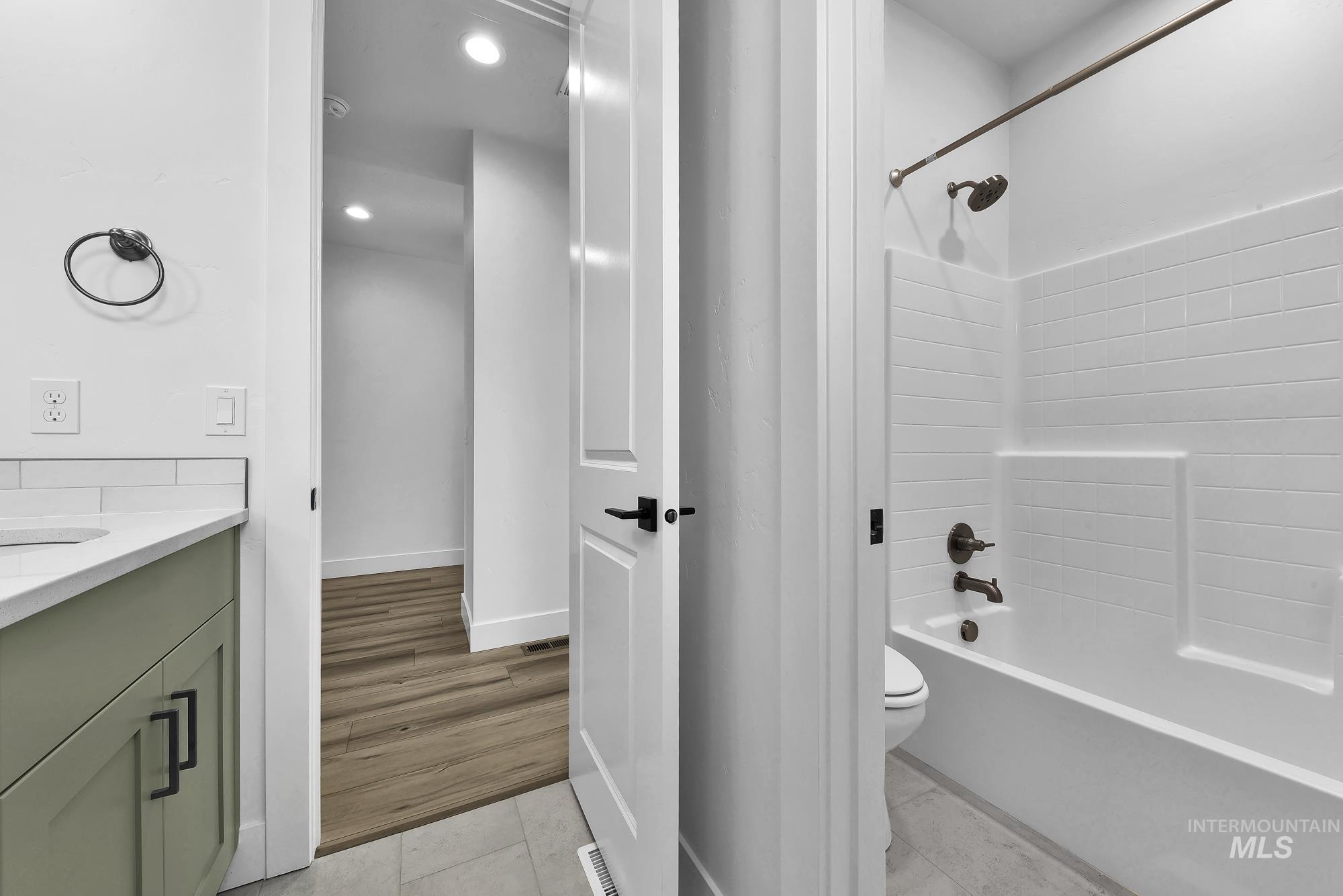 10426 Loneleaf, Nampa, Idaho 83687, 3 Bedrooms, 2 Bathrooms, Residential For Sale, Price $524,900,MLS 98974111