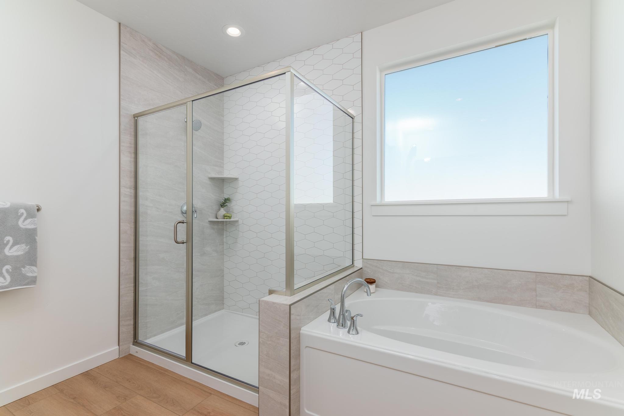 8409 S Wavecrest Ave, Kuna, Idaho 83634, 4 Bedrooms, 3 Bathrooms, Residential For Sale, Price $599,000,MLS 98974114