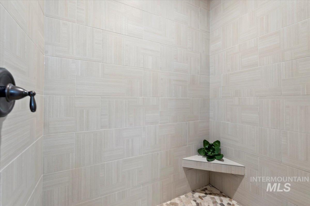 6079 W Biathlon Ct., Eagle, Idaho 83616, 4 Bedrooms, 3 Bathrooms, Residential For Sale, Price $875,000,MLS 98974117