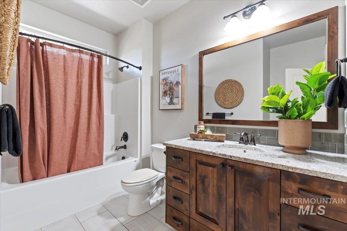 6079 W Biathlon Ct., Eagle, Idaho 83616, 4 Bedrooms, 3 Bathrooms, Residential For Sale, Price $875,000,MLS 98974117