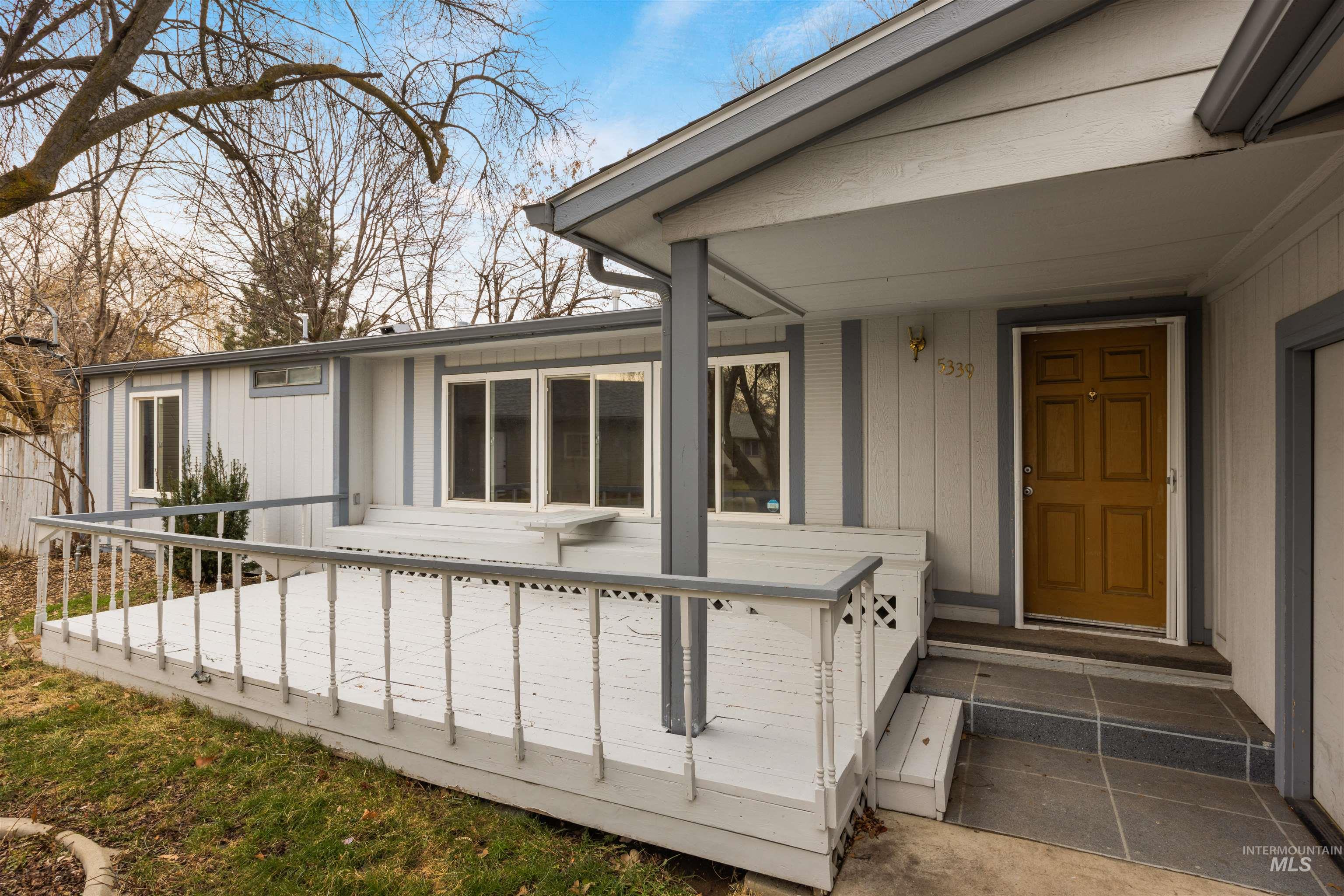 5339 W Boone Ct, Boise, Idaho 83705, 3 Bedrooms, 2 Bathrooms, Residential For Sale, Price $370,000,MLS 98974125