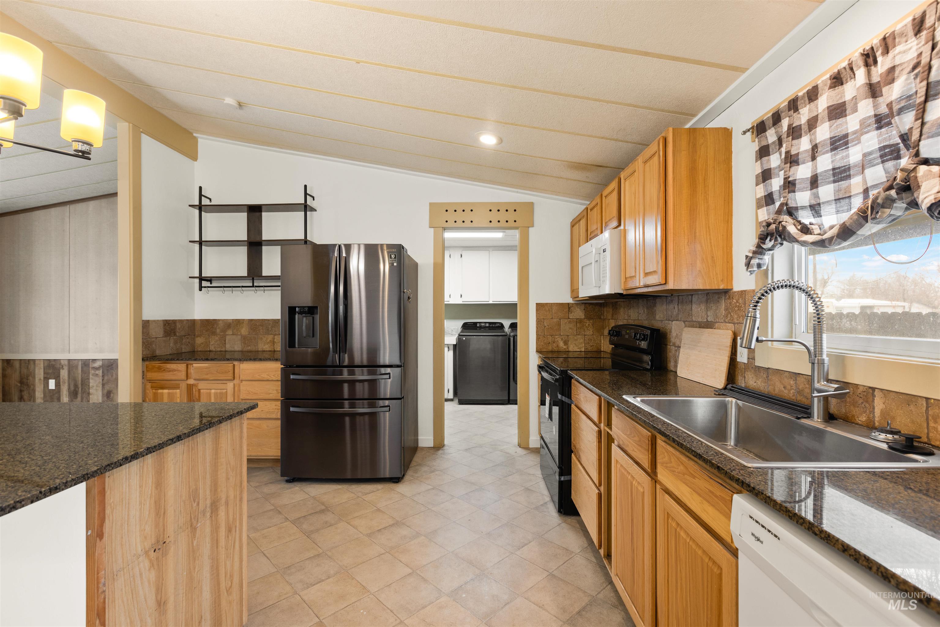 5339 W Boone Ct, Boise, Idaho 83705, 3 Bedrooms, 2 Bathrooms, Residential For Sale, Price $370,000,MLS 98974125