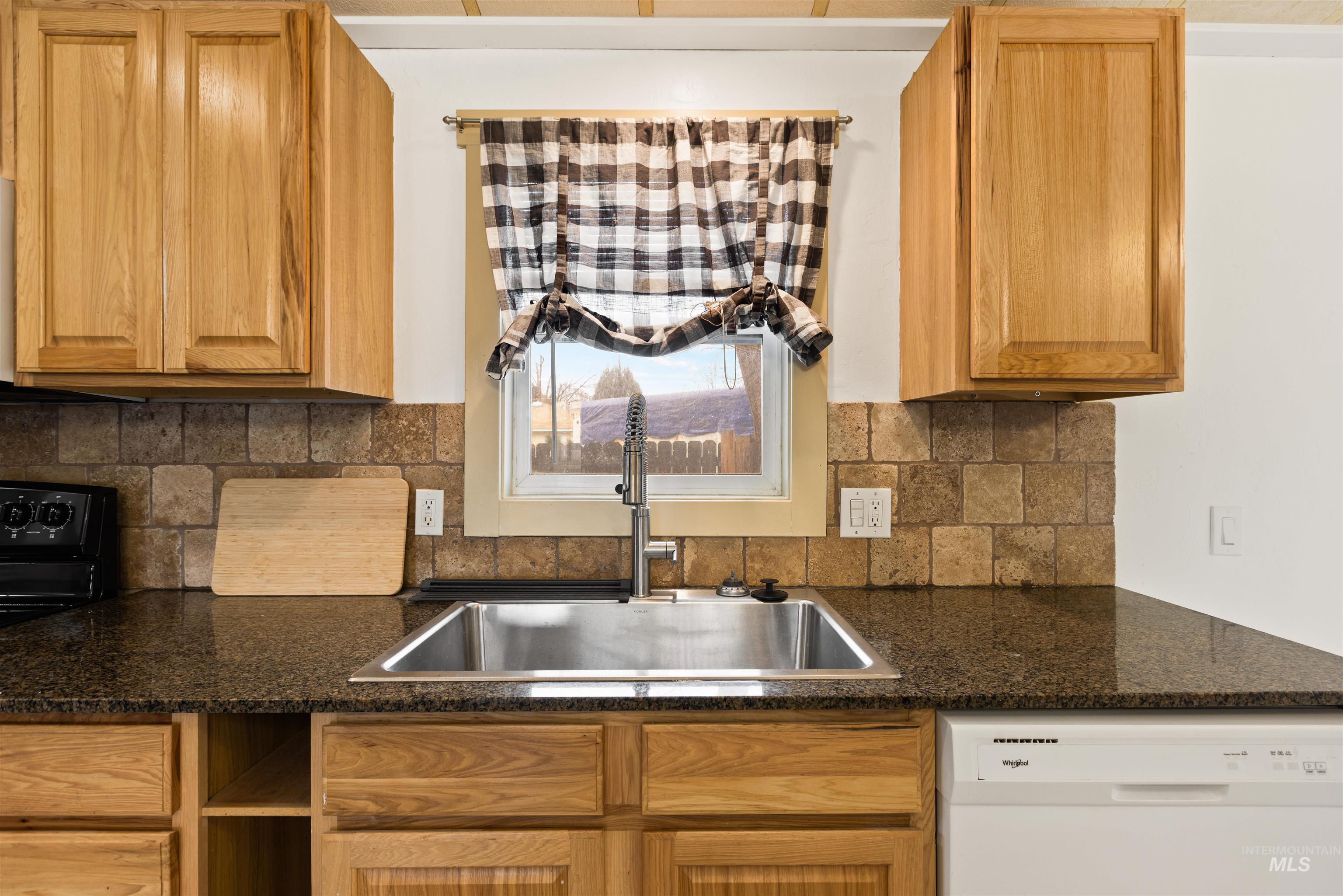 5339 W Boone Ct, Boise, Idaho 83705, 3 Bedrooms, 2 Bathrooms, Residential For Sale, Price $370,000,MLS 98974125