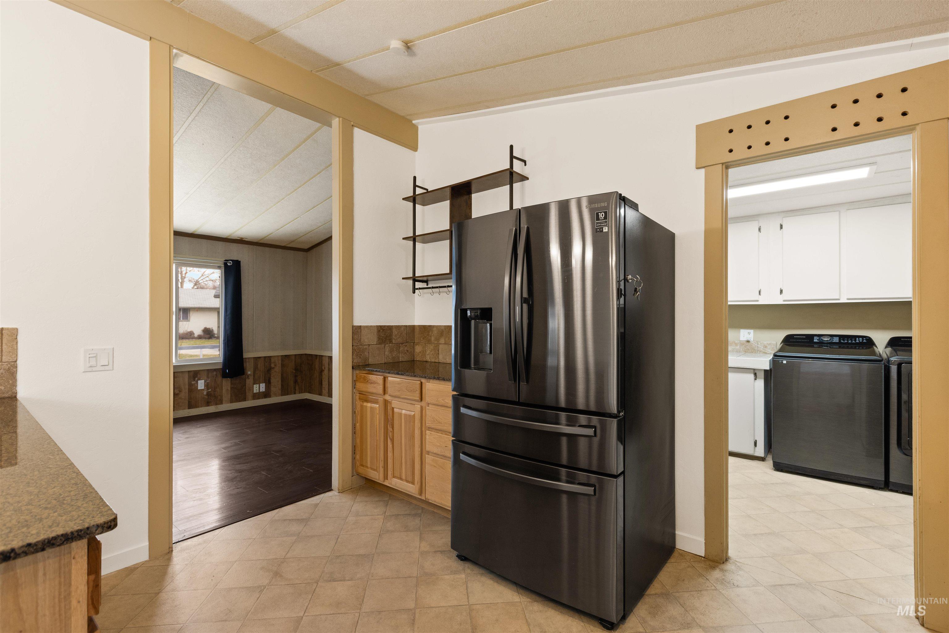 5339 W Boone Ct, Boise, Idaho 83705, 3 Bedrooms, 2 Bathrooms, Residential For Sale, Price $370,000,MLS 98974125