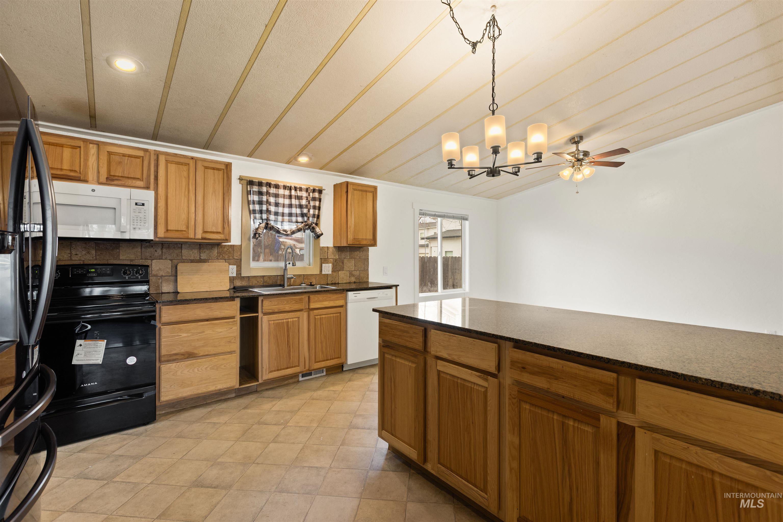 5339 W Boone Ct, Boise, Idaho 83705, 3 Bedrooms, 2 Bathrooms, Residential For Sale, Price $370,000,MLS 98974125