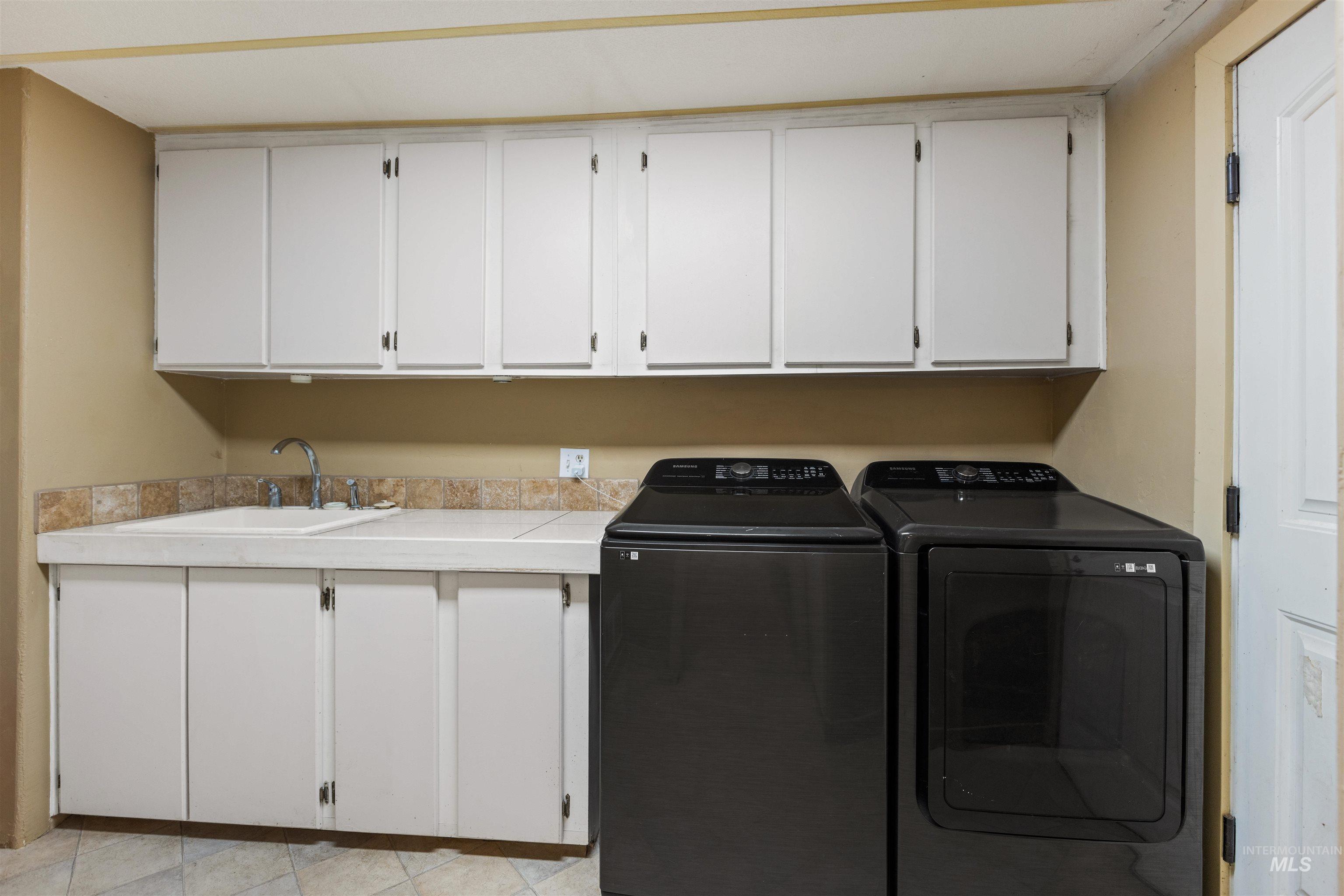 5339 W Boone Ct, Boise, Idaho 83705, 3 Bedrooms, 2 Bathrooms, Residential For Sale, Price $370,000,MLS 98974125