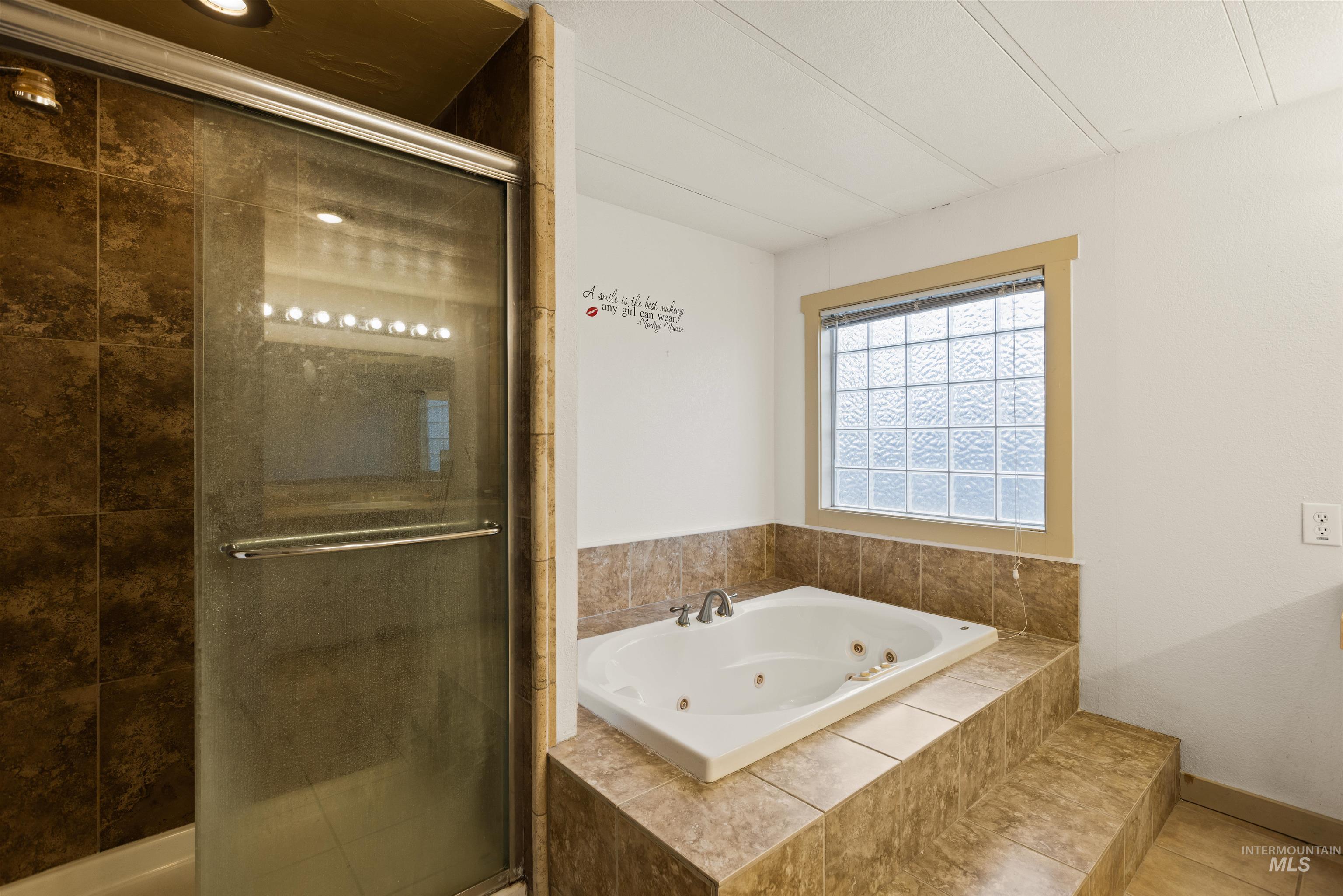 5339 W Boone Ct, Boise, Idaho 83705, 3 Bedrooms, 2 Bathrooms, Residential For Sale, Price $370,000,MLS 98974125