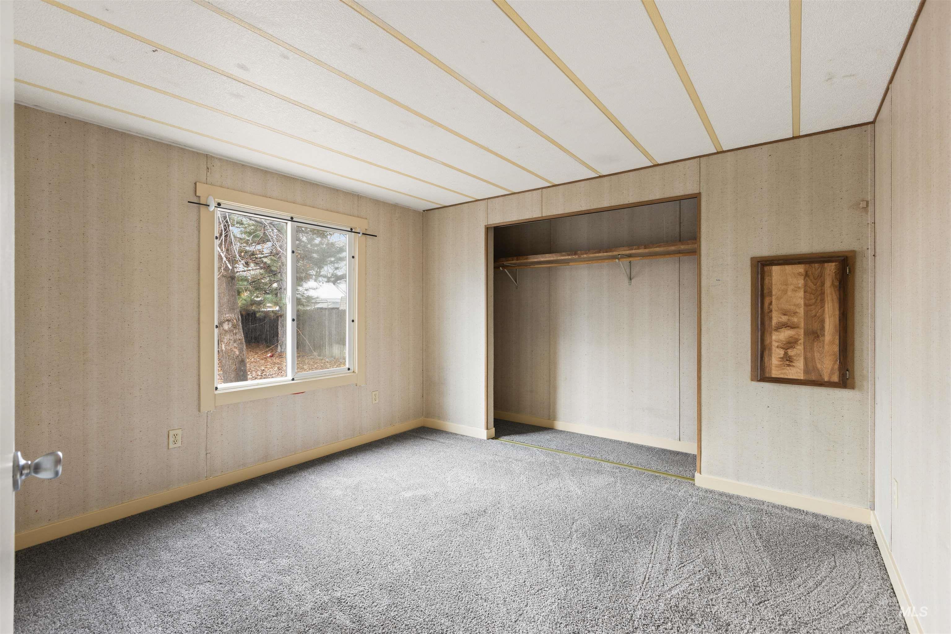 5339 W Boone Ct, Boise, Idaho 83705, 3 Bedrooms, 2 Bathrooms, Residential For Sale, Price $370,000,MLS 98974125