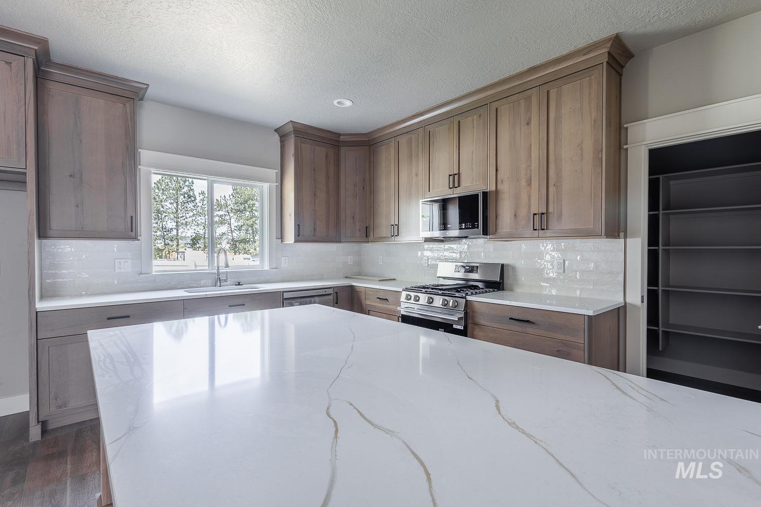 1067 W Afton, Kuna, Idaho 83634, 4 Bedrooms, 2.5 Bathrooms, Residential For Sale, Price $619,000, 98974127