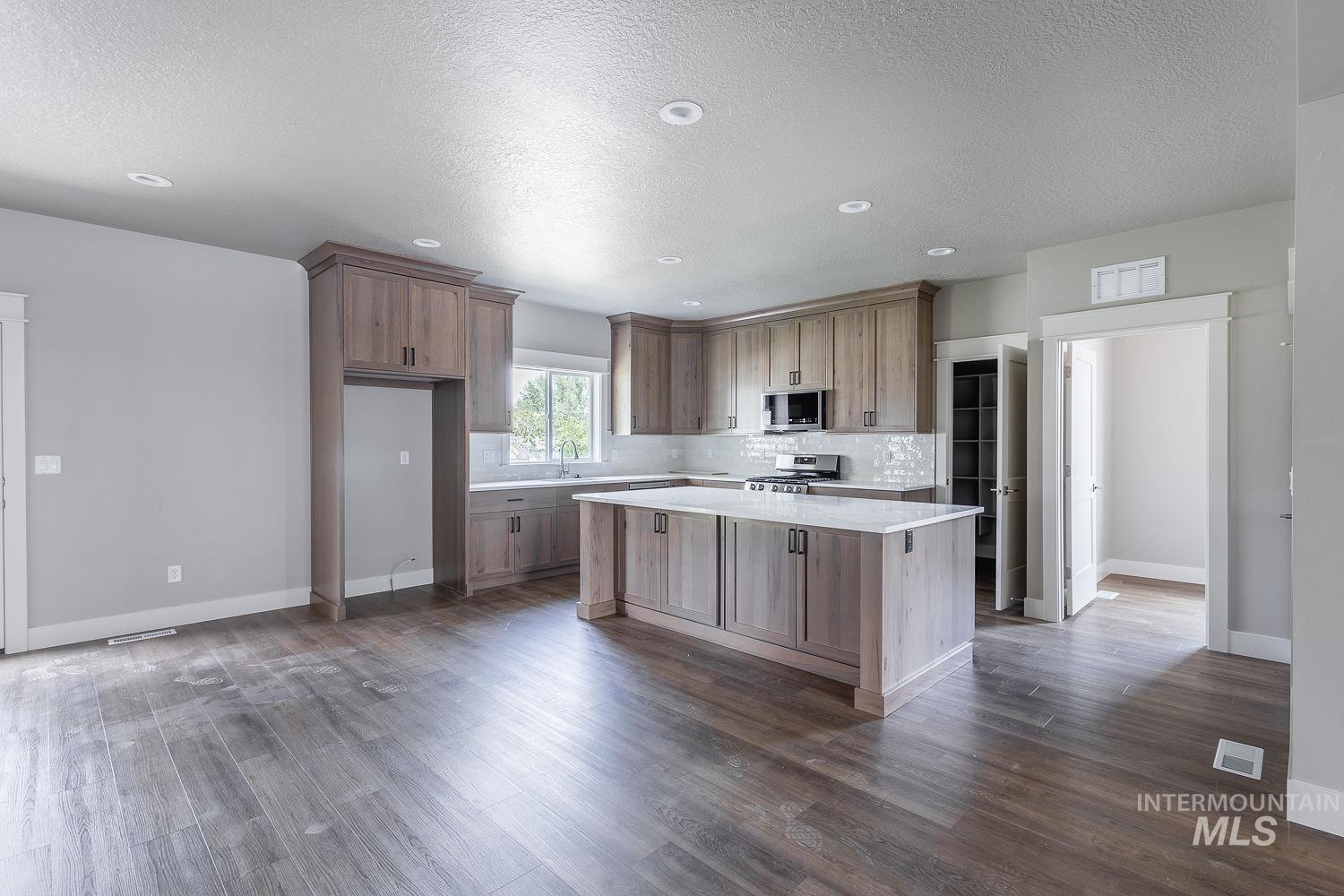 1067 W Afton, Kuna, Idaho 83634, 4 Bedrooms, 2.5 Bathrooms, Residential For Sale, Price $619,000, 98974127