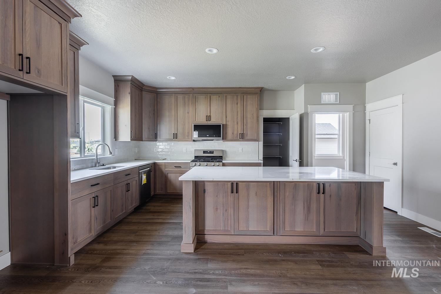 1067 W Afton, Kuna, Idaho 83634, 4 Bedrooms, 2.5 Bathrooms, Residential For Sale, Price $619,000, 98974127
