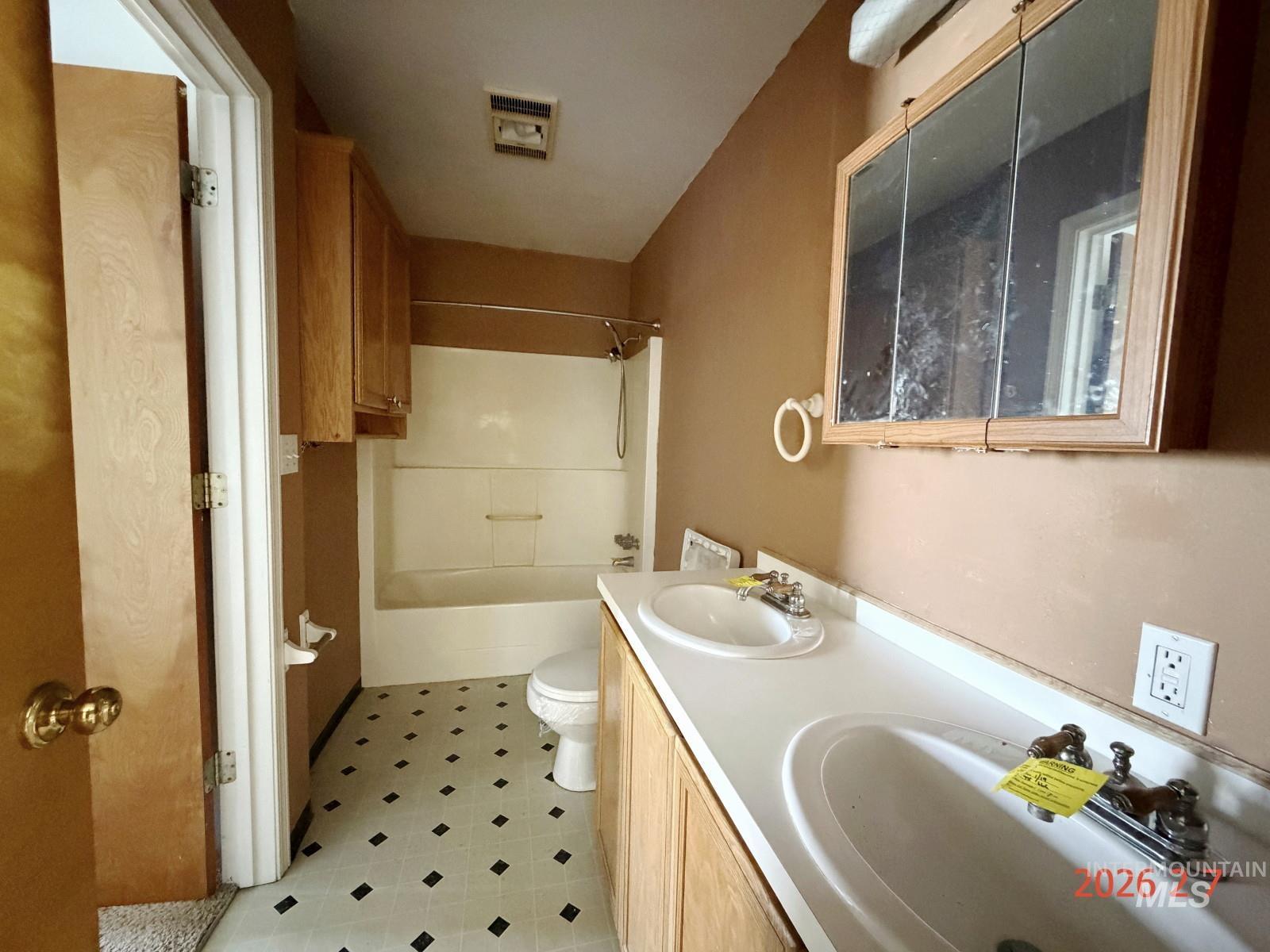 101 E South 7th, Grangeville, Idaho 83530, 3 Bedrooms, 2 Bathrooms, Residential For Sale, Price $231,000,MLS 98974128