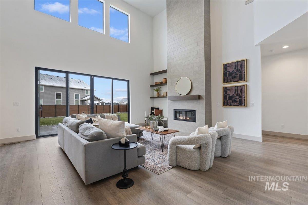 8603 W Happy Day Drive, Meridian, Idaho 83646, 4 Bedrooms, 3.5 Bathrooms, Residential For Sale, Price $999,900,MLS 98974129