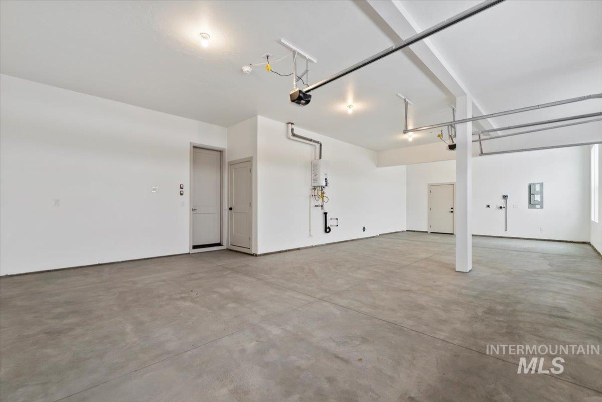 8603 W Happy Day Drive, Meridian, Idaho 83646, 4 Bedrooms, 3.5 Bathrooms, Residential For Sale, Price $999,900,MLS 98974129