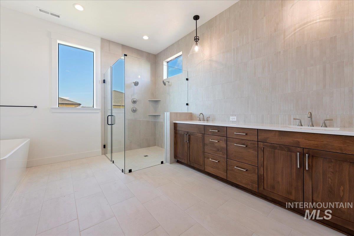 6829 N Valley Breeze Avenue, Meridian, Idaho 83646, 4 Bedrooms, 3.5 Bathrooms, Residential For Sale, Price $849,900,MLS 98974130