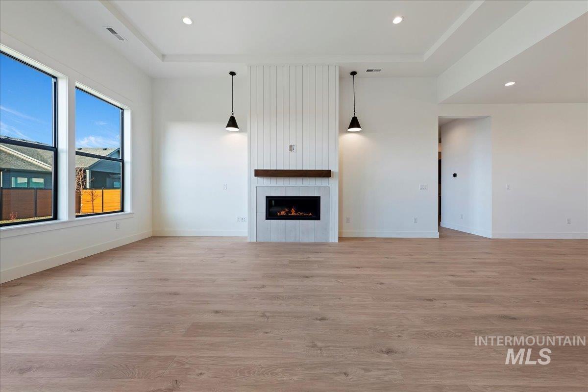 6829 N Valley Breeze Avenue, Meridian, Idaho 83646, 4 Bedrooms, 3.5 Bathrooms, Residential For Sale, Price $849,900,MLS 98974130