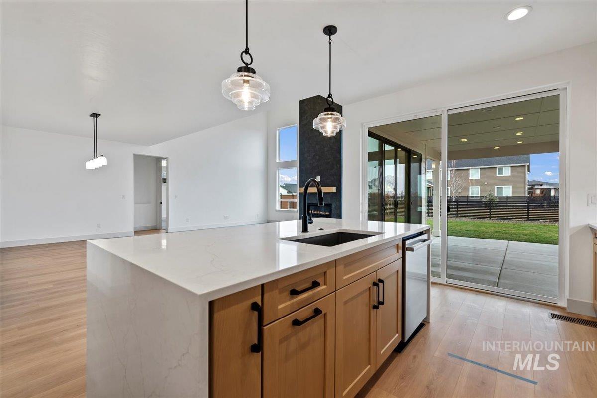 8482 W Graye Street, Meridian, Idaho 83646, 5 Bedrooms, 4 Bathrooms, Residential For Sale, Price $1,019,000,MLS 98974131