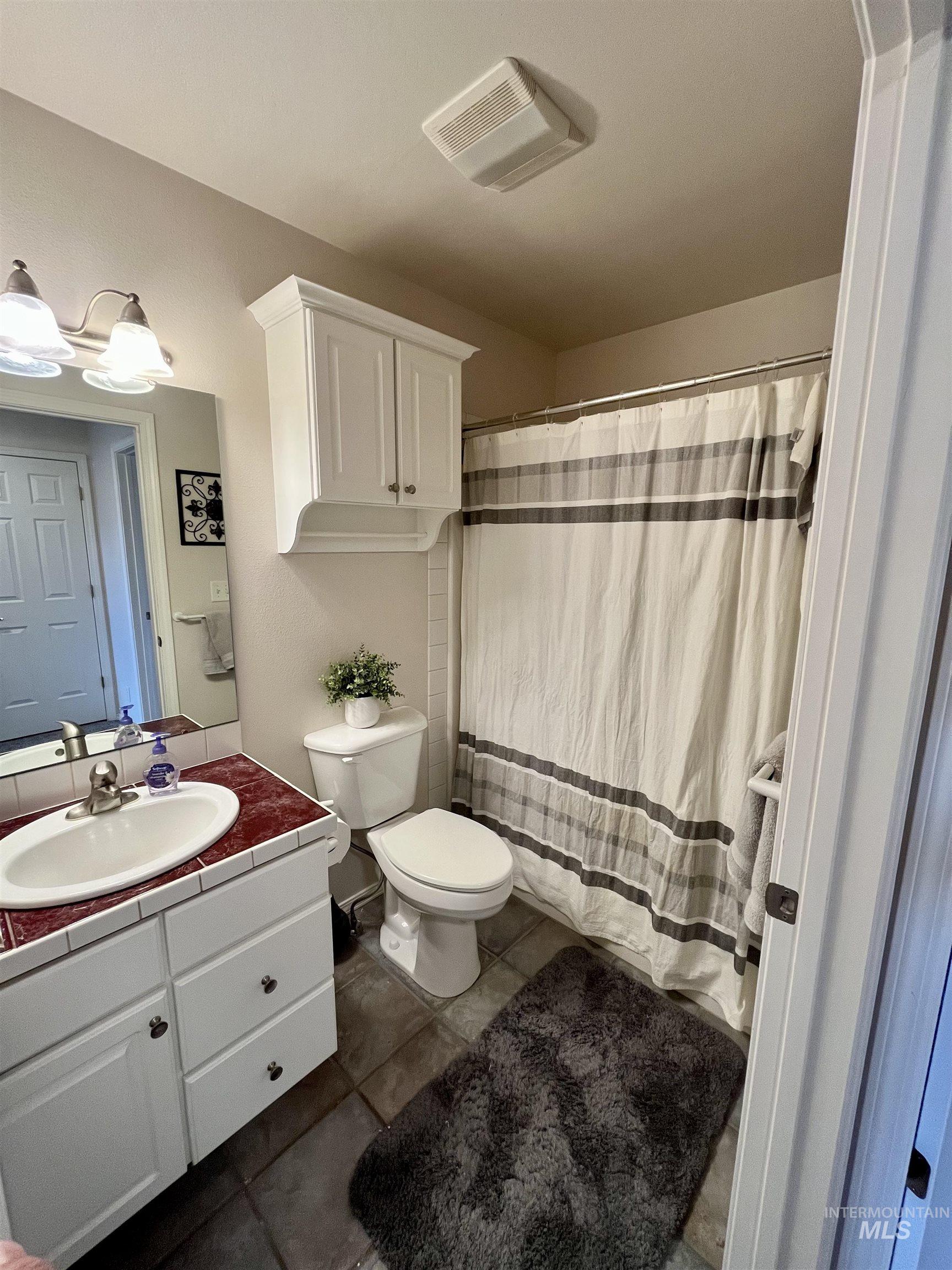 989 O'Leary Way, Twin Falls, Idaho 83301, 3 Bedrooms, 2 Bathrooms, Residential For Sale, Price $399,000,MLS 98974133