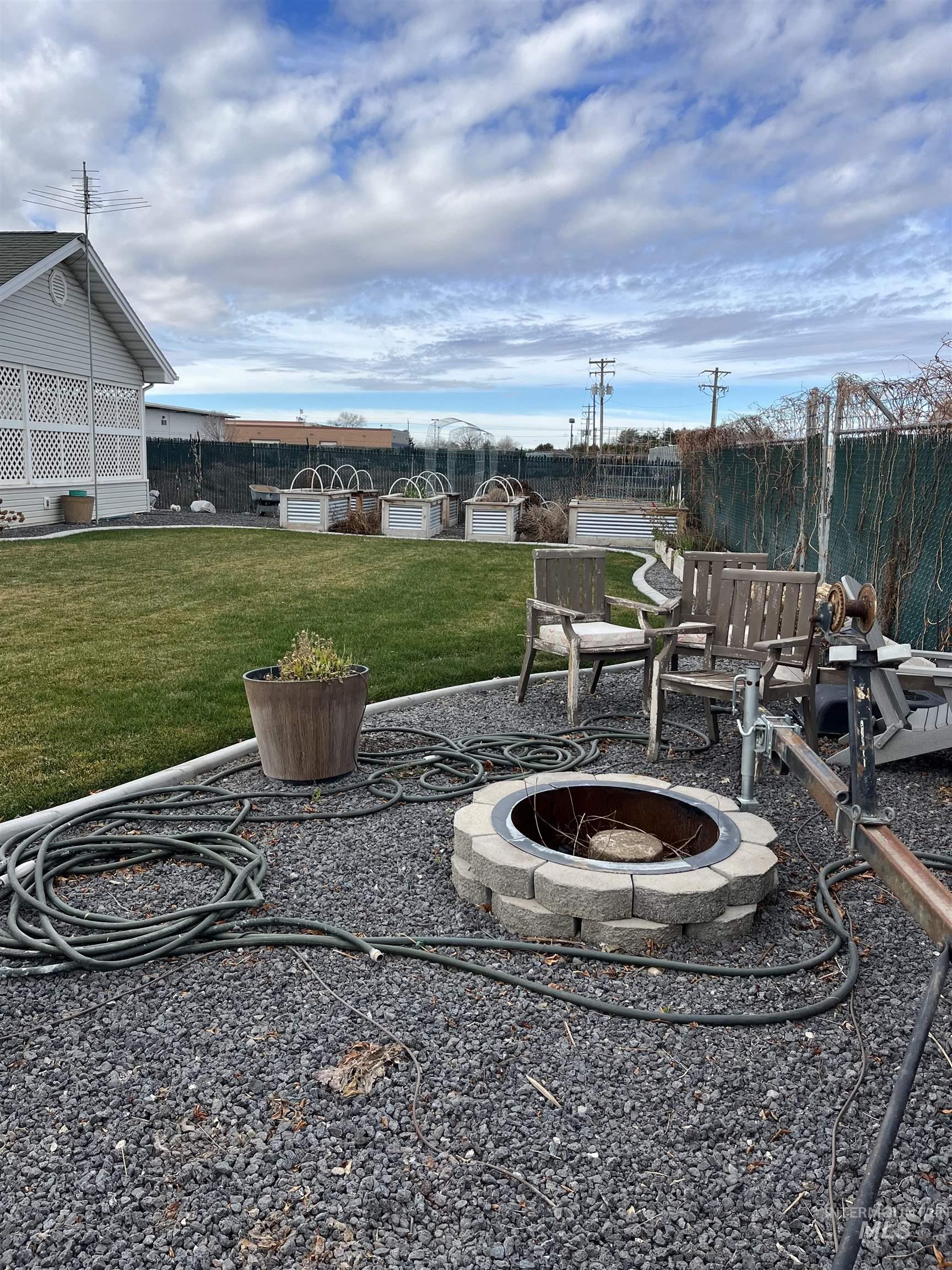 989 O'Leary Way, Twin Falls, Idaho 83301, 3 Bedrooms, 2 Bathrooms, Residential For Sale, Price $399,000,MLS 98974133