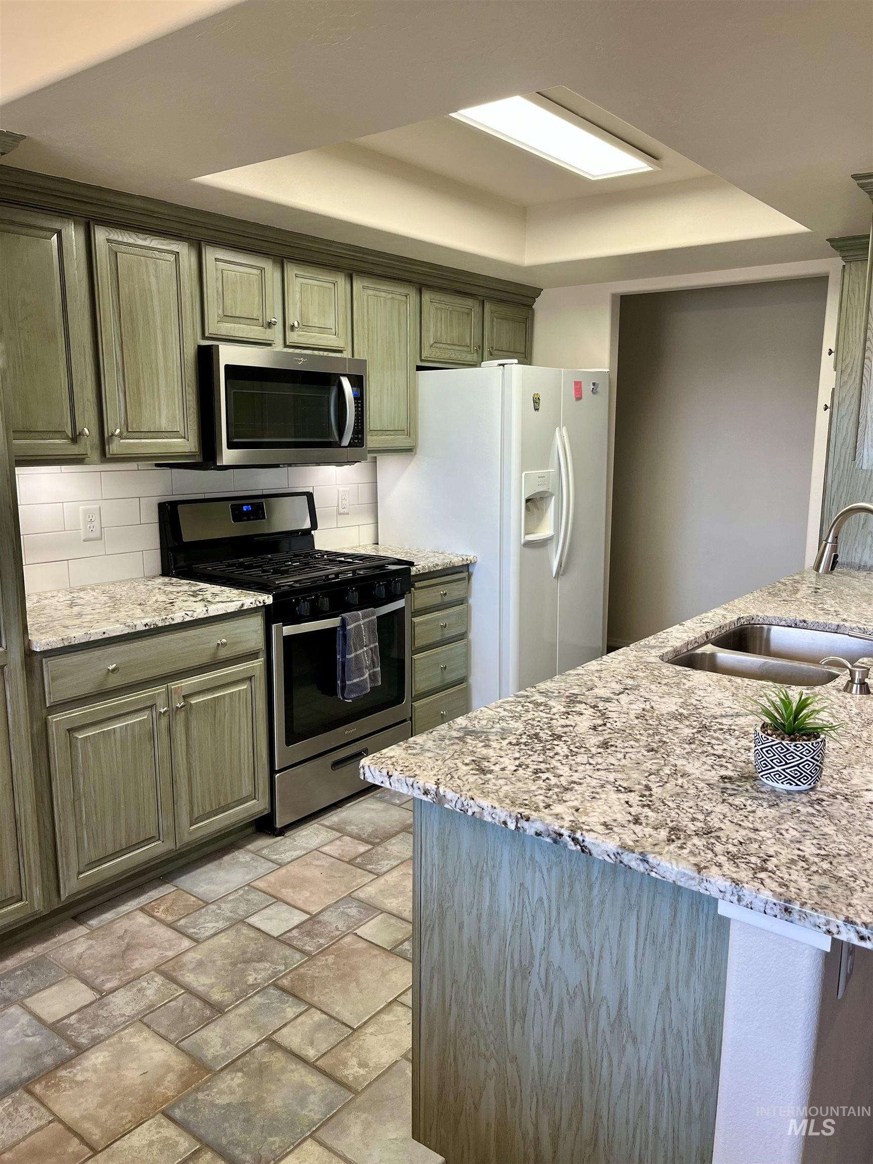 989 O'Leary Way, Twin Falls, Idaho 83301, 3 Bedrooms, 2 Bathrooms, Residential For Sale, Price $399,000,MLS 98974133