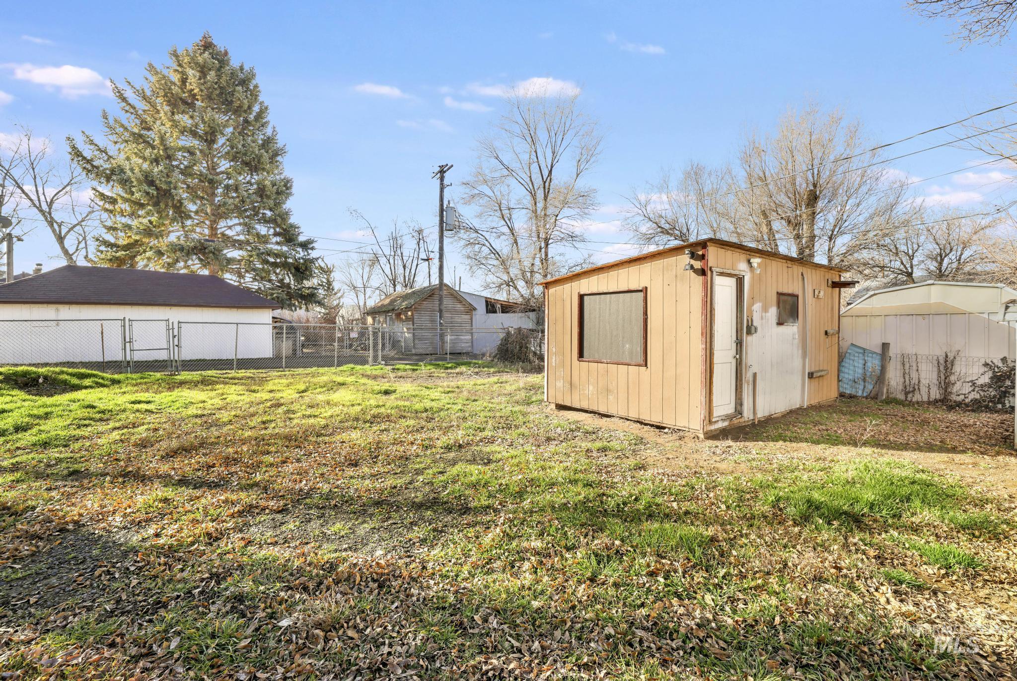 150 E Orchard, Hagerman, Idaho 83332, 2 Bedrooms, 1 Bathroom, Residential For Sale, Price $145,000,MLS 98974136