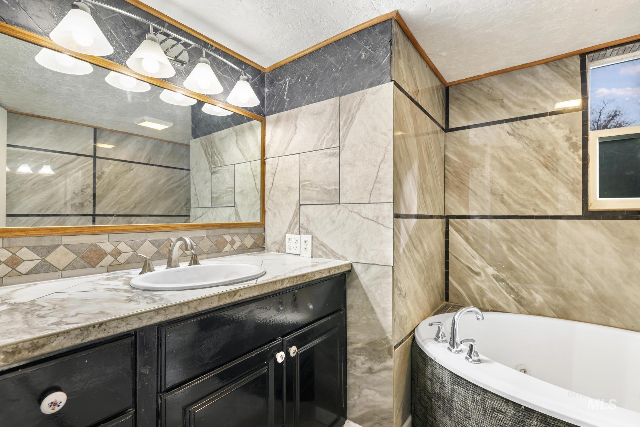 150 E Orchard, Hagerman, Idaho 83332, 2 Bedrooms, 1 Bathroom, Residential For Sale, Price $145,000,MLS 98974136