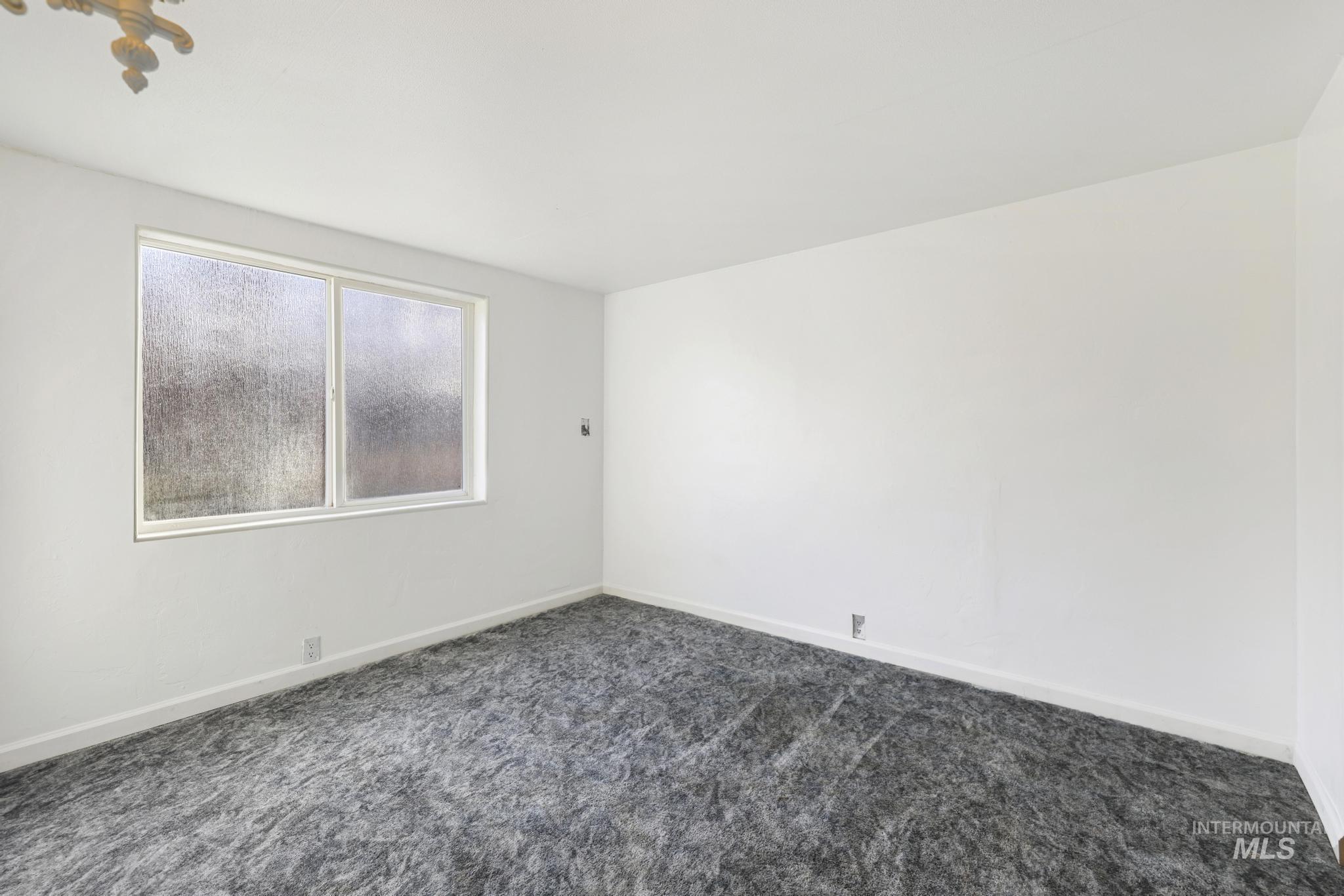 150 E Orchard, Hagerman, Idaho 83332, 2 Bedrooms, 1 Bathroom, Residential For Sale, Price $145,000,MLS 98974136