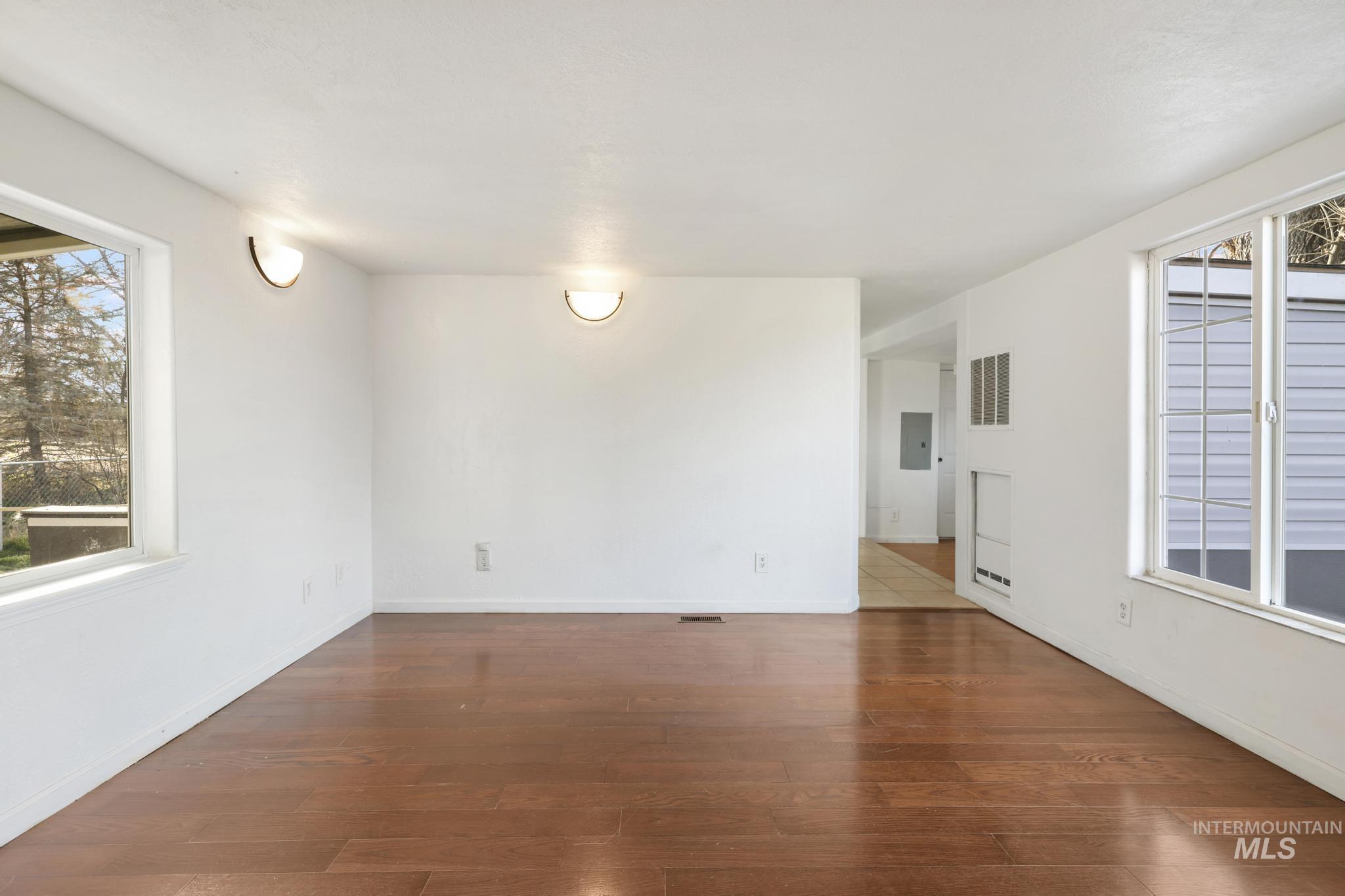 150 E Orchard, Hagerman, Idaho 83332, 2 Bedrooms, 1 Bathroom, Residential For Sale, Price $145,000,MLS 98974136