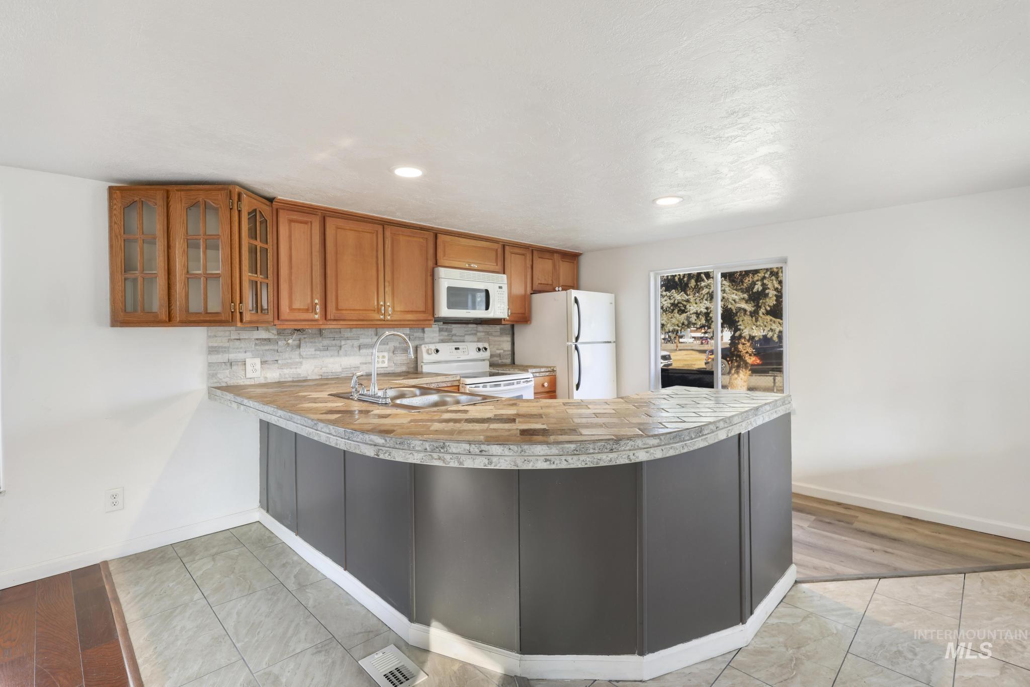 150 E Orchard, Hagerman, Idaho 83332, 2 Bedrooms, 1 Bathroom, Residential For Sale, Price $145,000,MLS 98974136