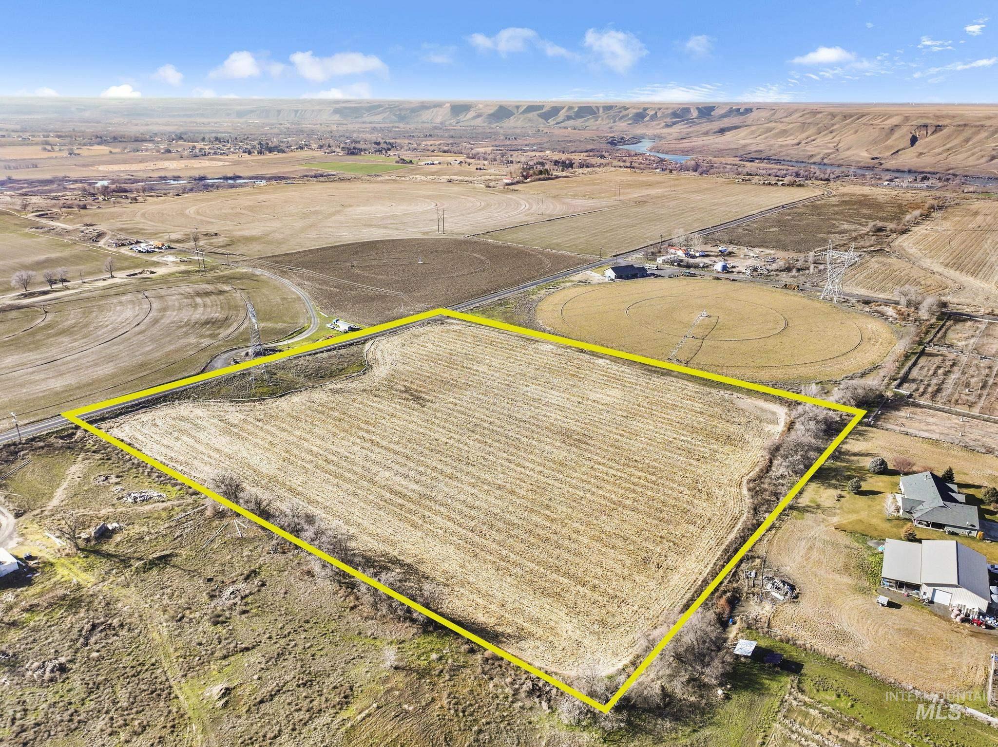 1062 E 2500 S., Hagerman, Idaho 83332, Land For Sale, Price $355,000,MLS 98974138