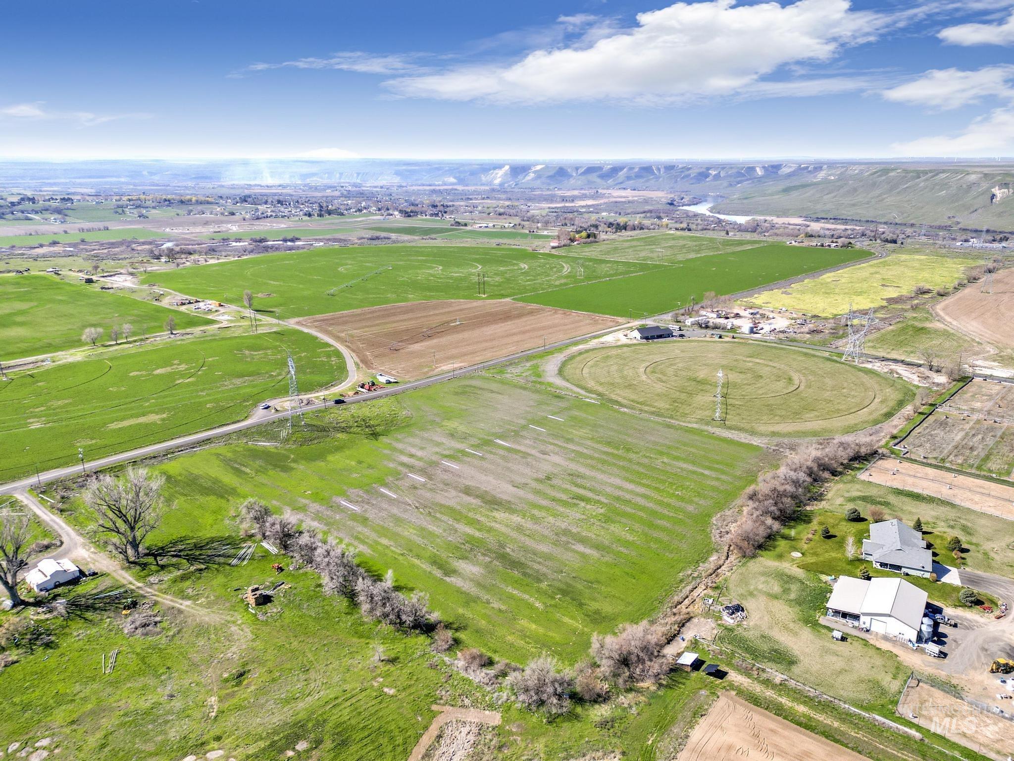 1062 E 2500 S., Hagerman, Idaho 83332, Land For Sale, Price $299,900,MLS 98974138