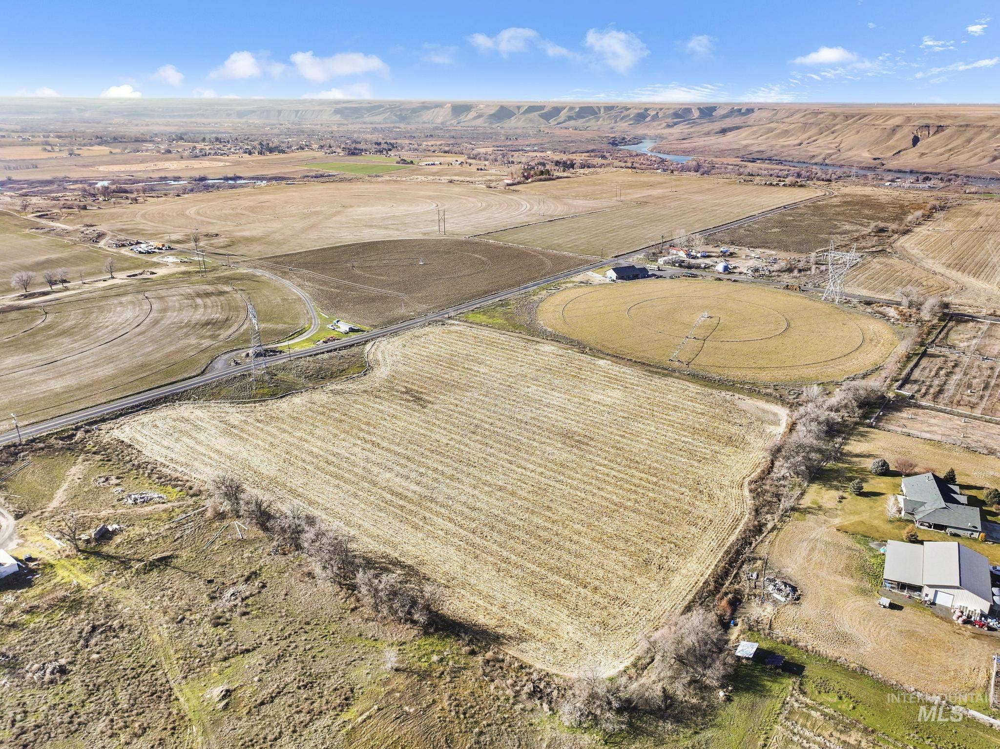 1062 E 2500 S., Hagerman, Idaho 83332, Land For Sale, Price $355,000,MLS 98974138