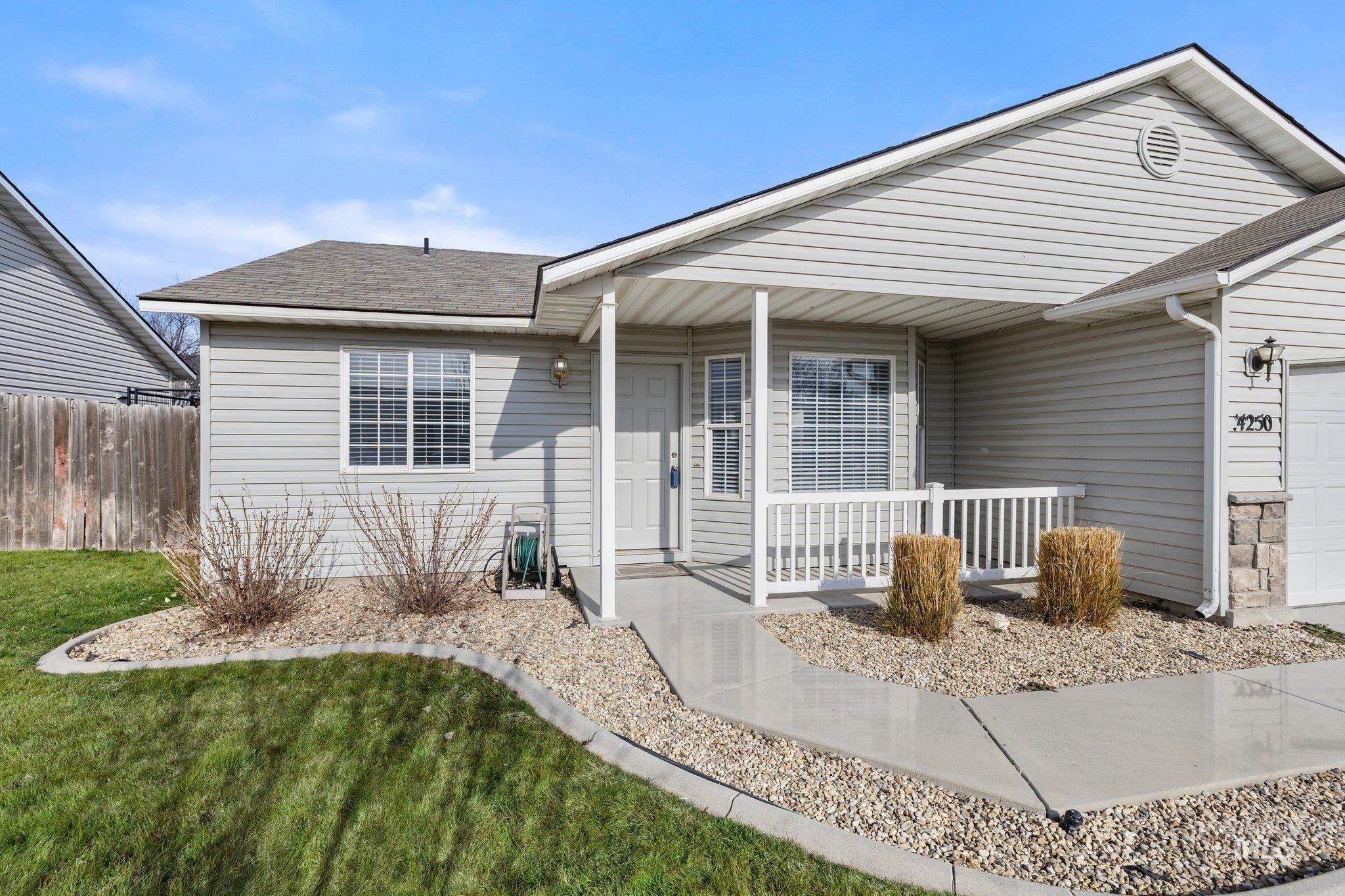 14250 Blue Ridge St, Caldwell, Idaho 83607, 3 Bedrooms, 2 Bathrooms, Residential For Sale, Price $335,000,MLS 98974139