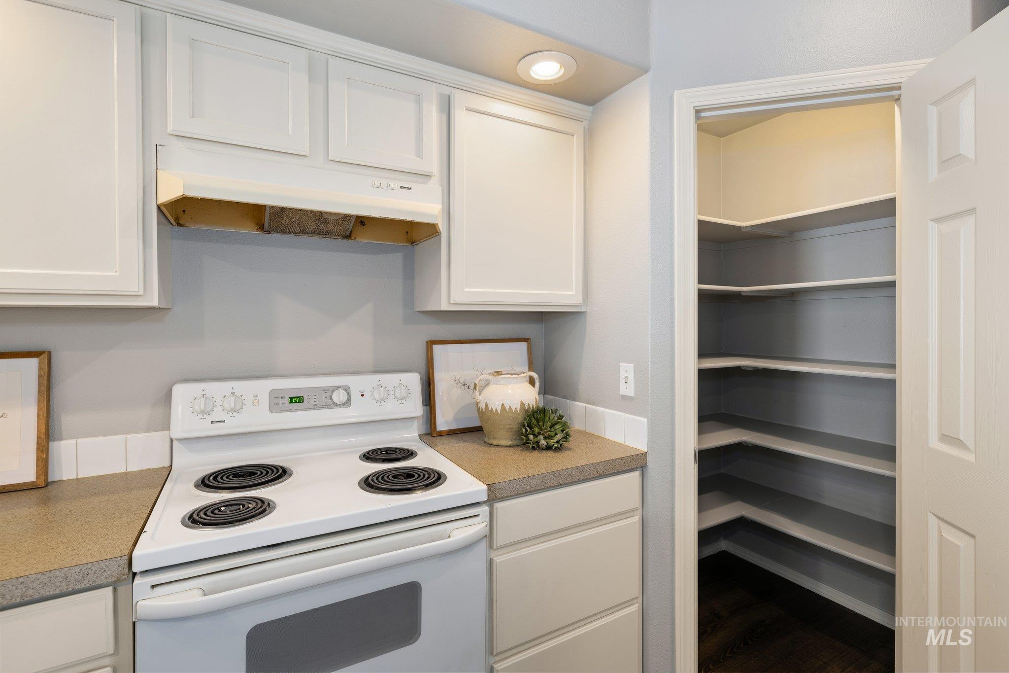 14250 Blue Ridge St, Caldwell, Idaho 83607, 3 Bedrooms, 2 Bathrooms, Residential For Sale, Price $335,000,MLS 98974139