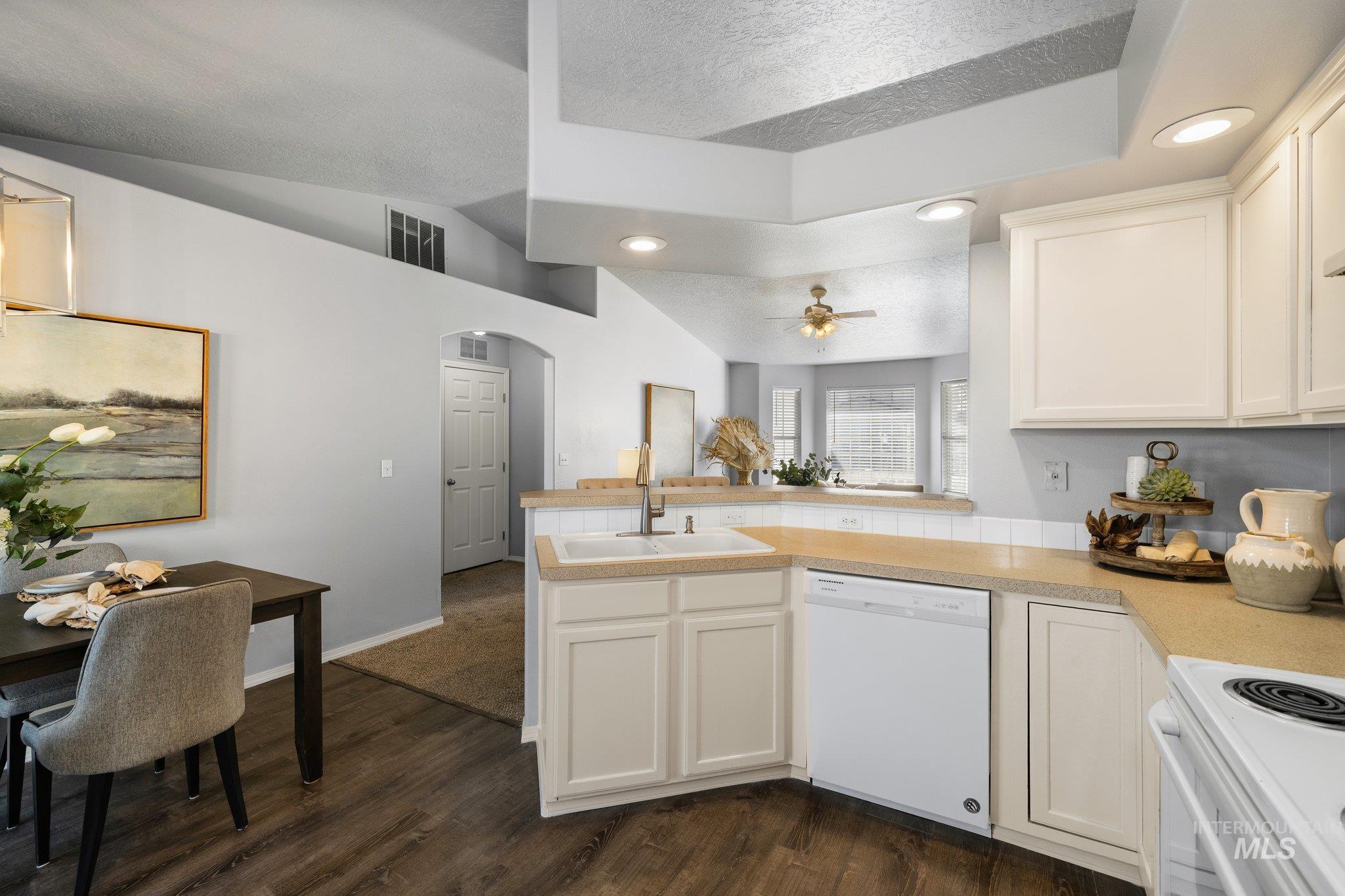 14250 Blue Ridge St, Caldwell, Idaho 83607, 3 Bedrooms, 2 Bathrooms, Residential For Sale, Price $335,000,MLS 98974139