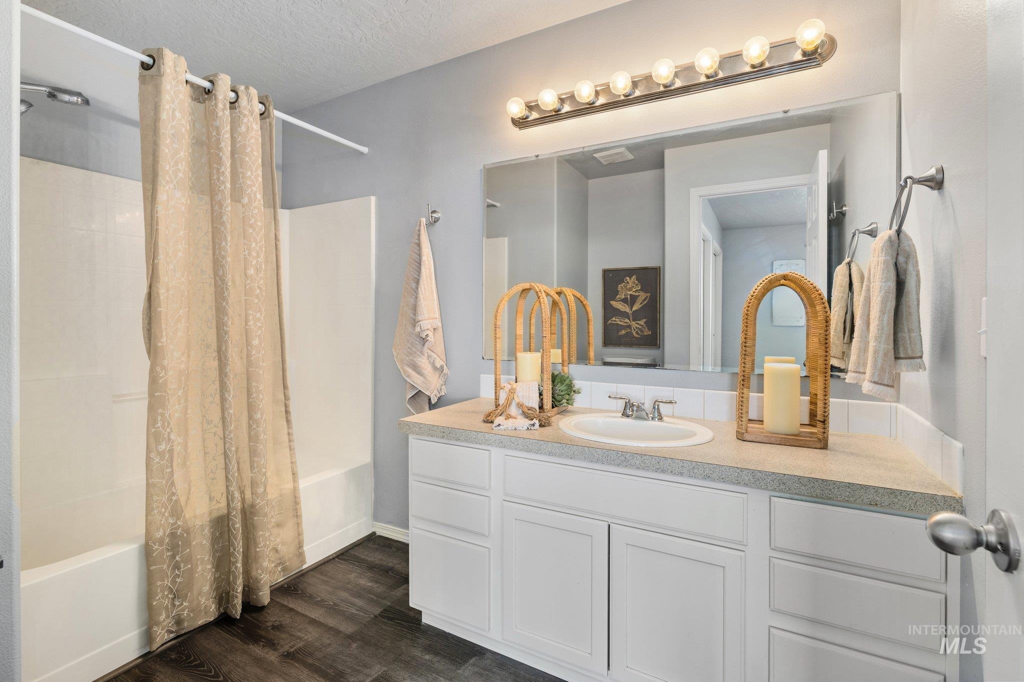 14250 Blue Ridge St, Caldwell, Idaho 83607, 3 Bedrooms, 2 Bathrooms, Residential For Sale, Price $335,000,MLS 98974139