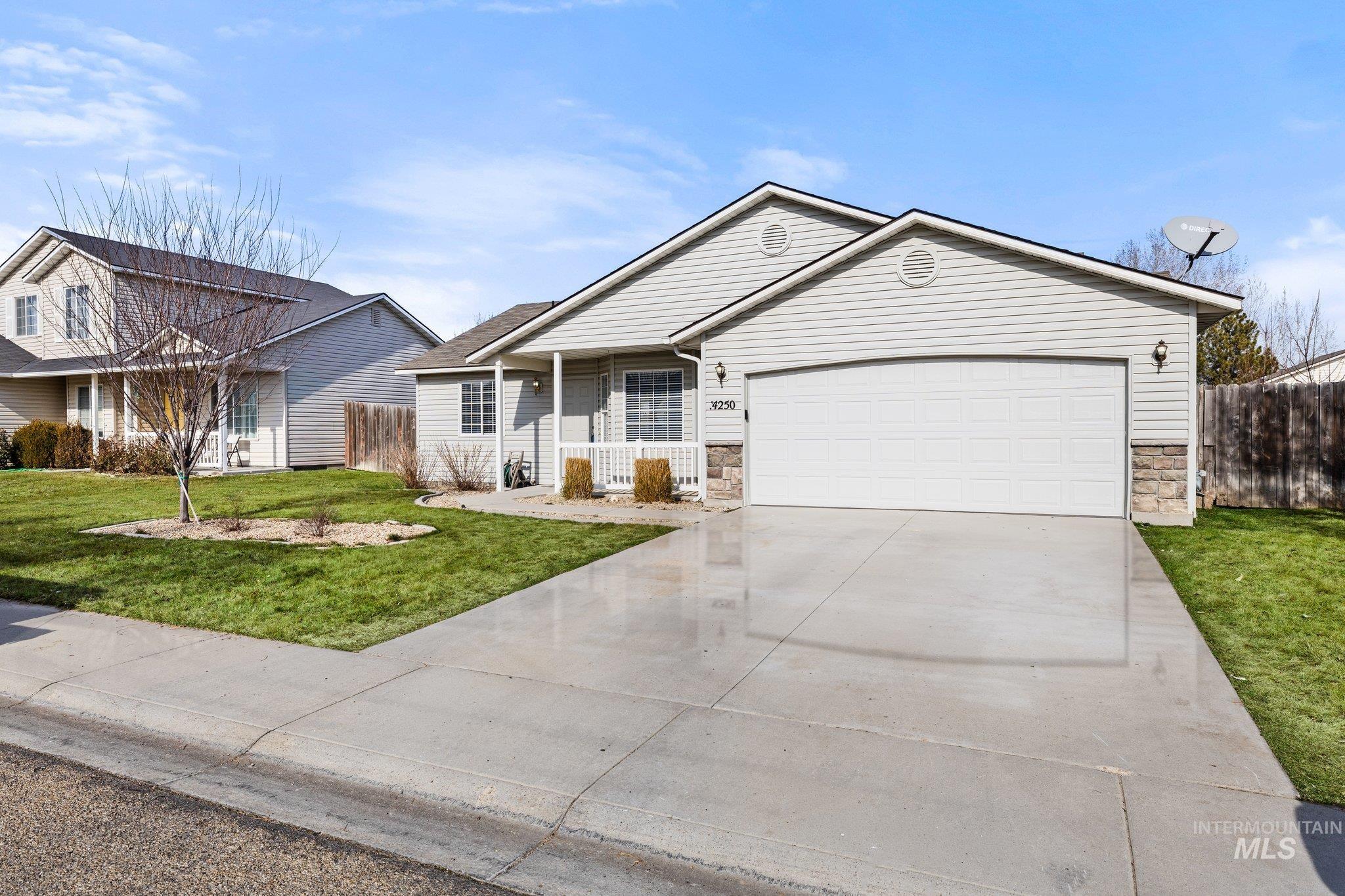 14250 Blue Ridge St, Caldwell, Idaho 83607, 3 Bedrooms, 2 Bathrooms, Residential For Sale, Price $335,000,MLS 98974139