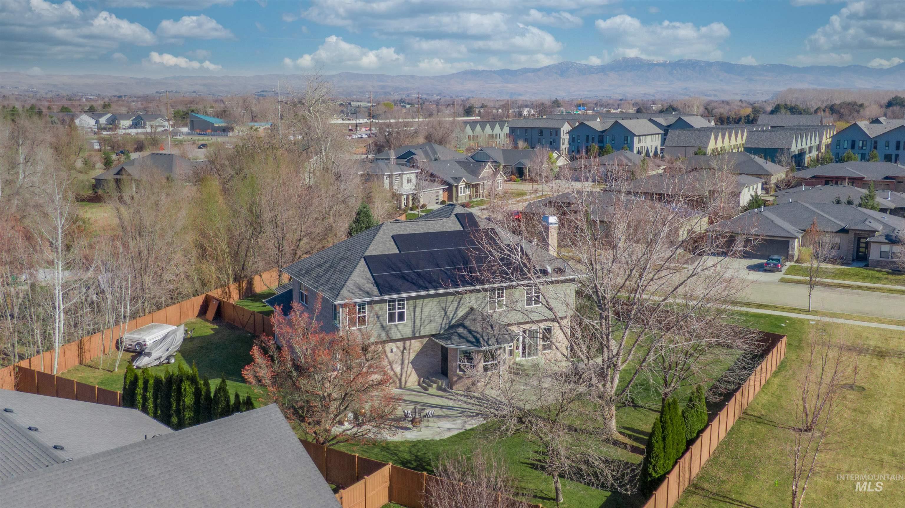 85 S Vandries Ave, Eagle, Idaho 83616-5828, 6 Bedrooms, 3.5 Bathrooms, Residential For Sale, Price $999,900,MLS 98974143