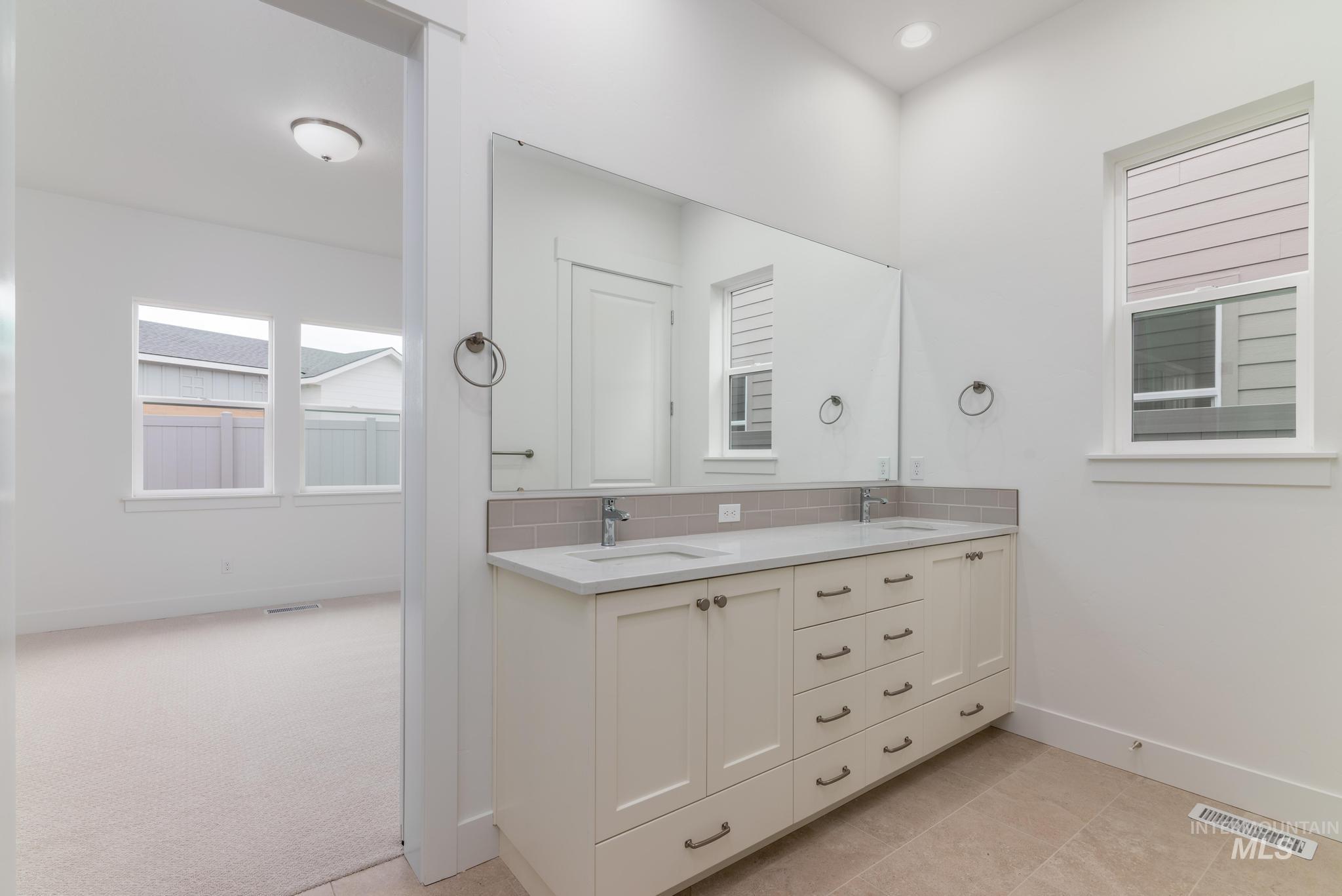 2287 N Leatherwood Pl, Star, Idaho 83669, 2 Bedrooms, 2 Bathrooms, Residential For Sale, Price $549,000,MLS 98974146