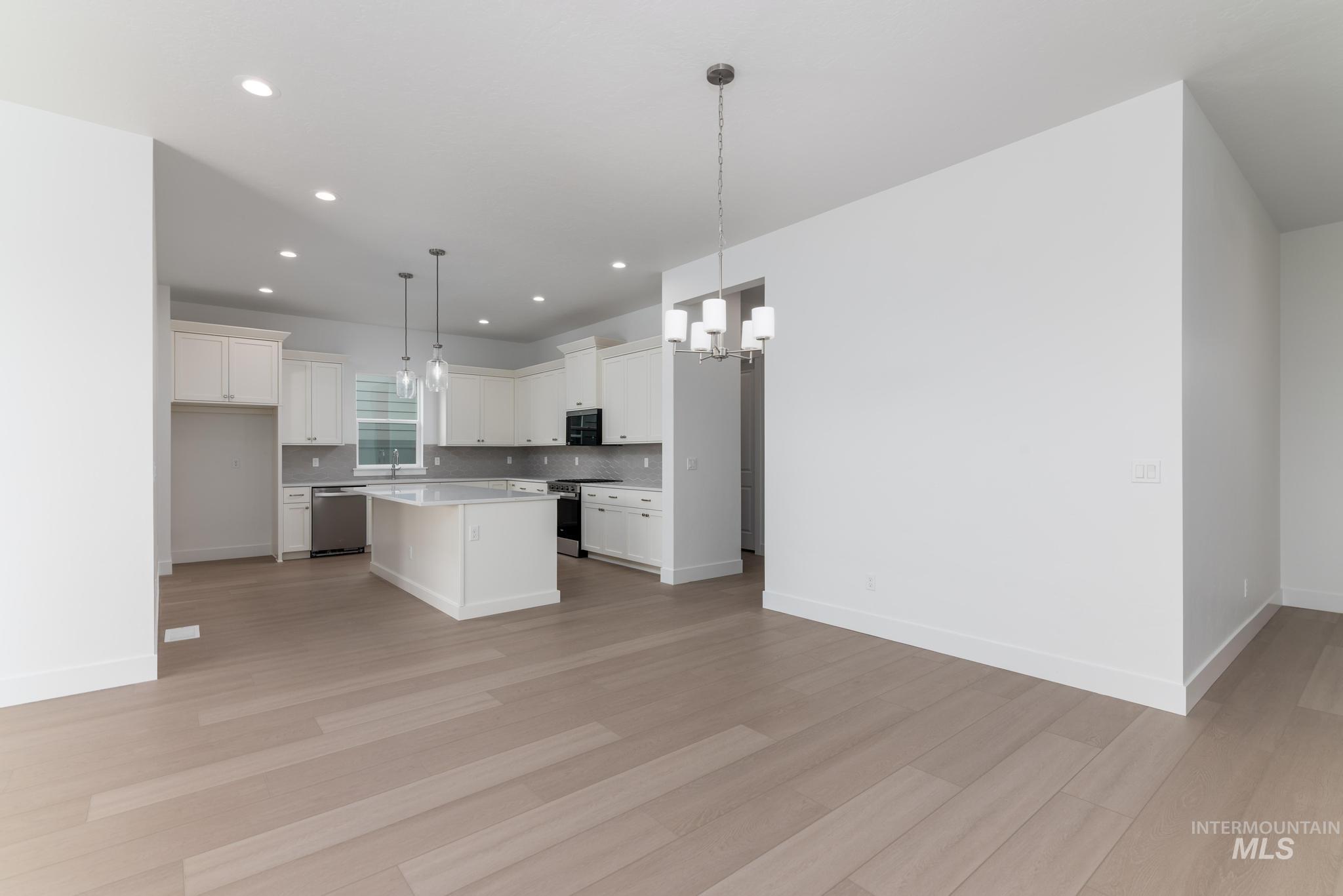 2287 N Leatherwood Pl, Star, Idaho 83669, 2 Bedrooms, 2 Bathrooms, Residential For Sale, Price $549,000,MLS 98974146